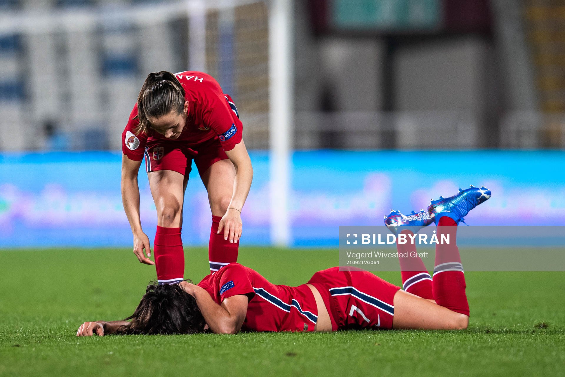 Ingrid Syrstad Engen and Tuva Hansen of Norway