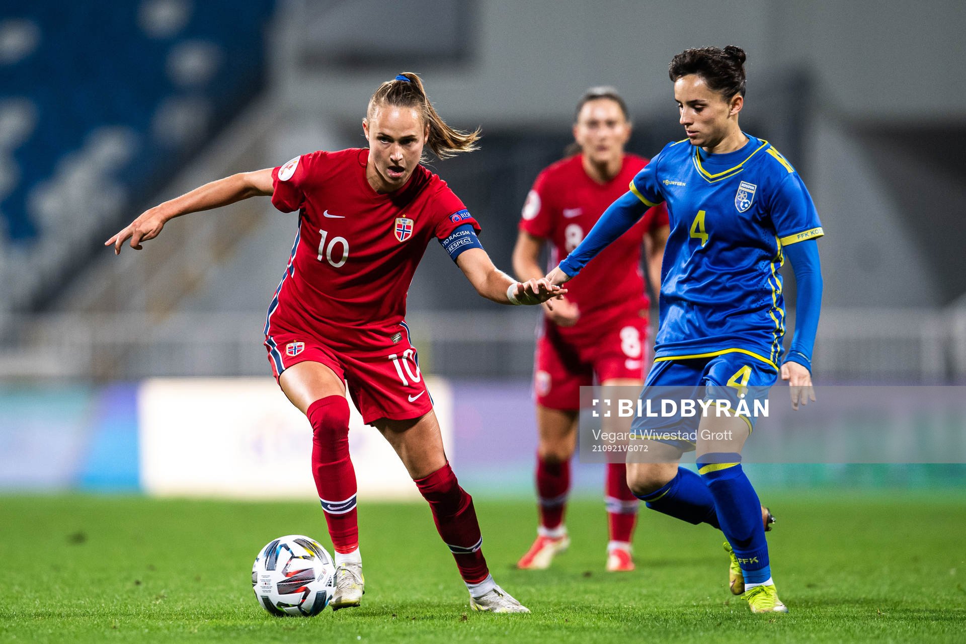 Caroline Graham Hansen of Norway and Marigone Tahiri of