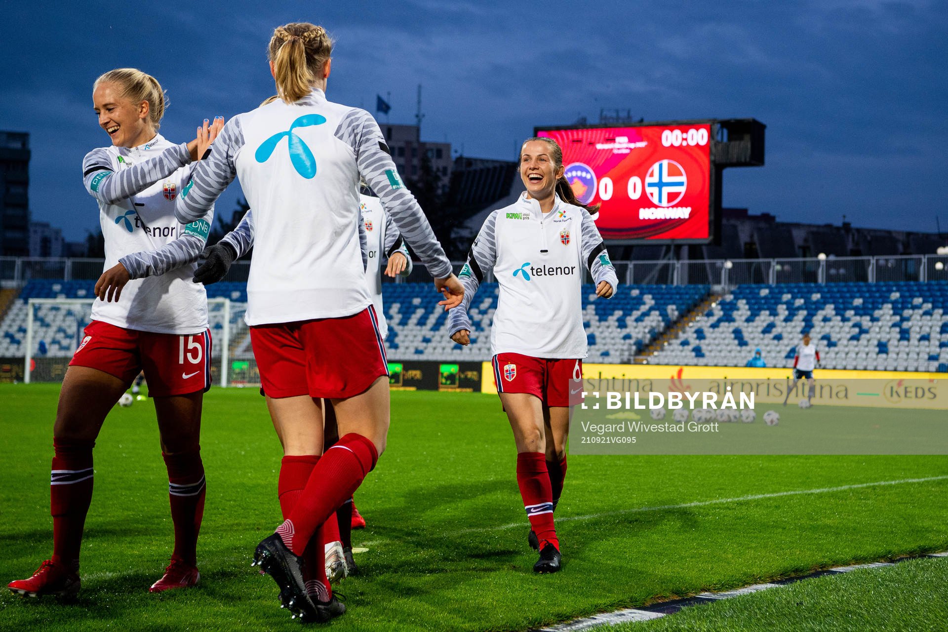Tuva Hansen of Norway warms up