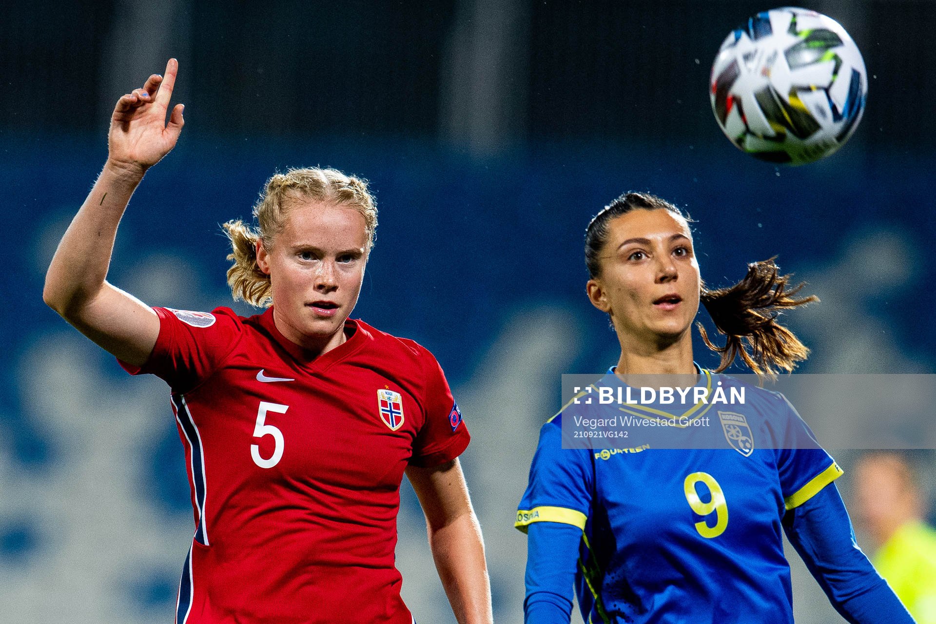 Julie Blakstad of Norway and Kaltrina Biqkaj of Kosovo