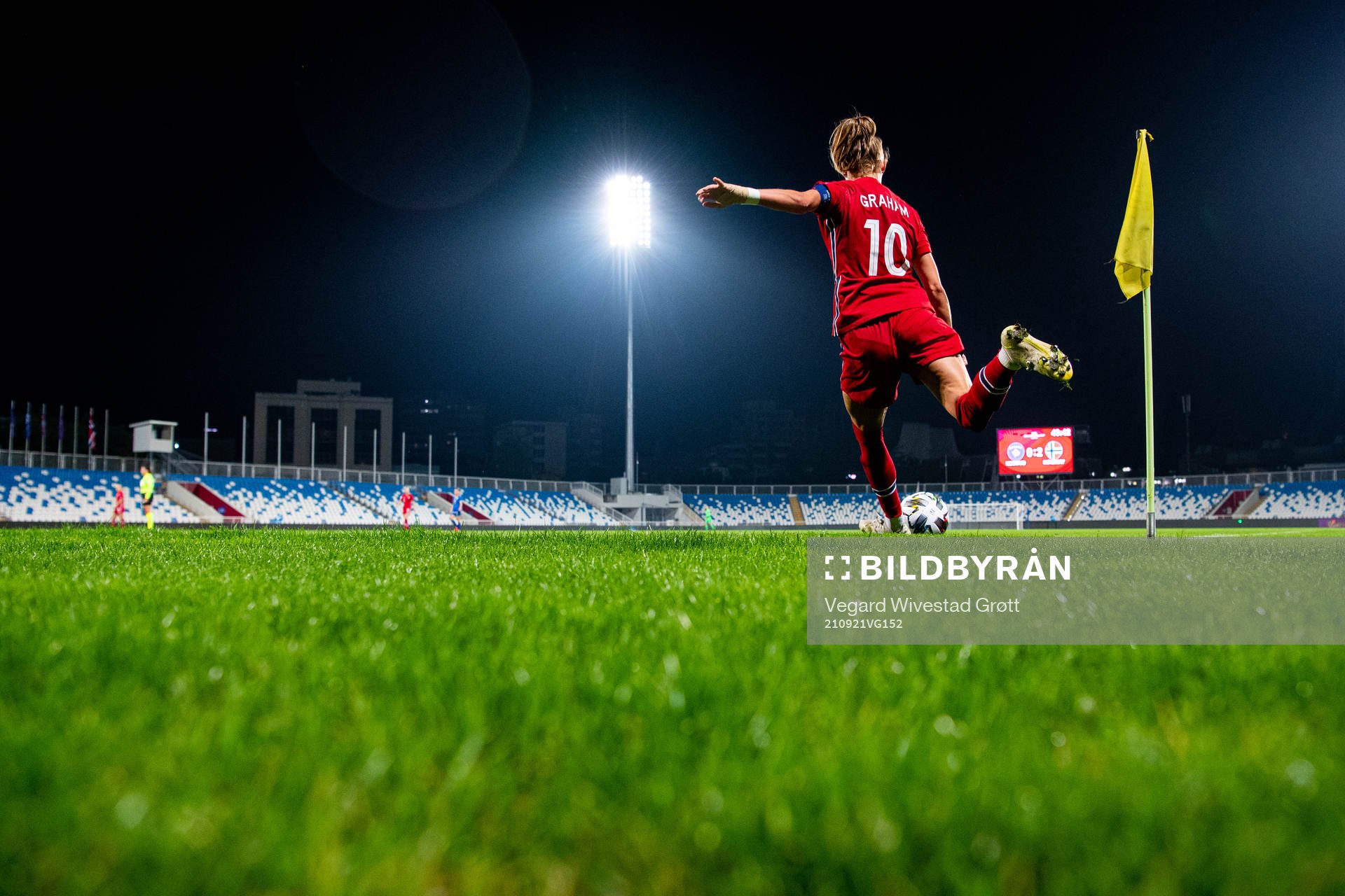Caroline Graham Hansen of Norway takes a corner kick