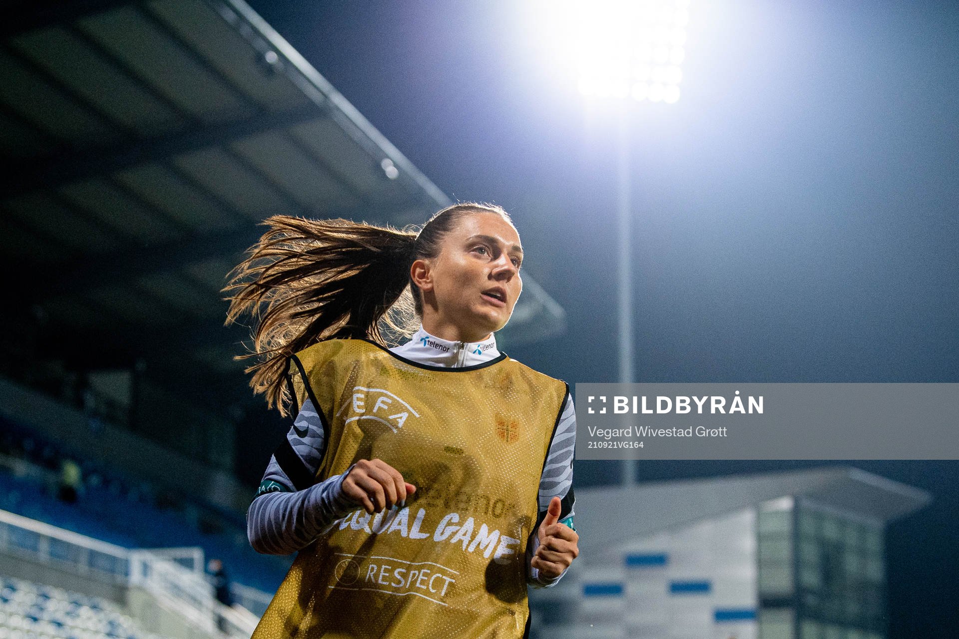 Vilde Bøe Risa of Norway warms up