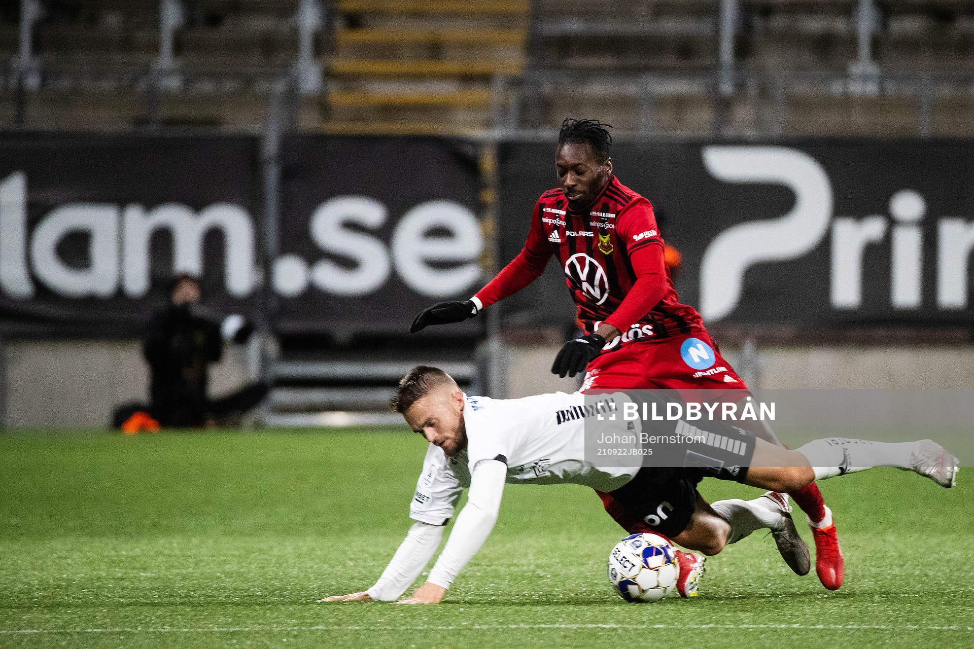 Örebros Benjamin Hjertstrand och Östersunds Blair Turgott