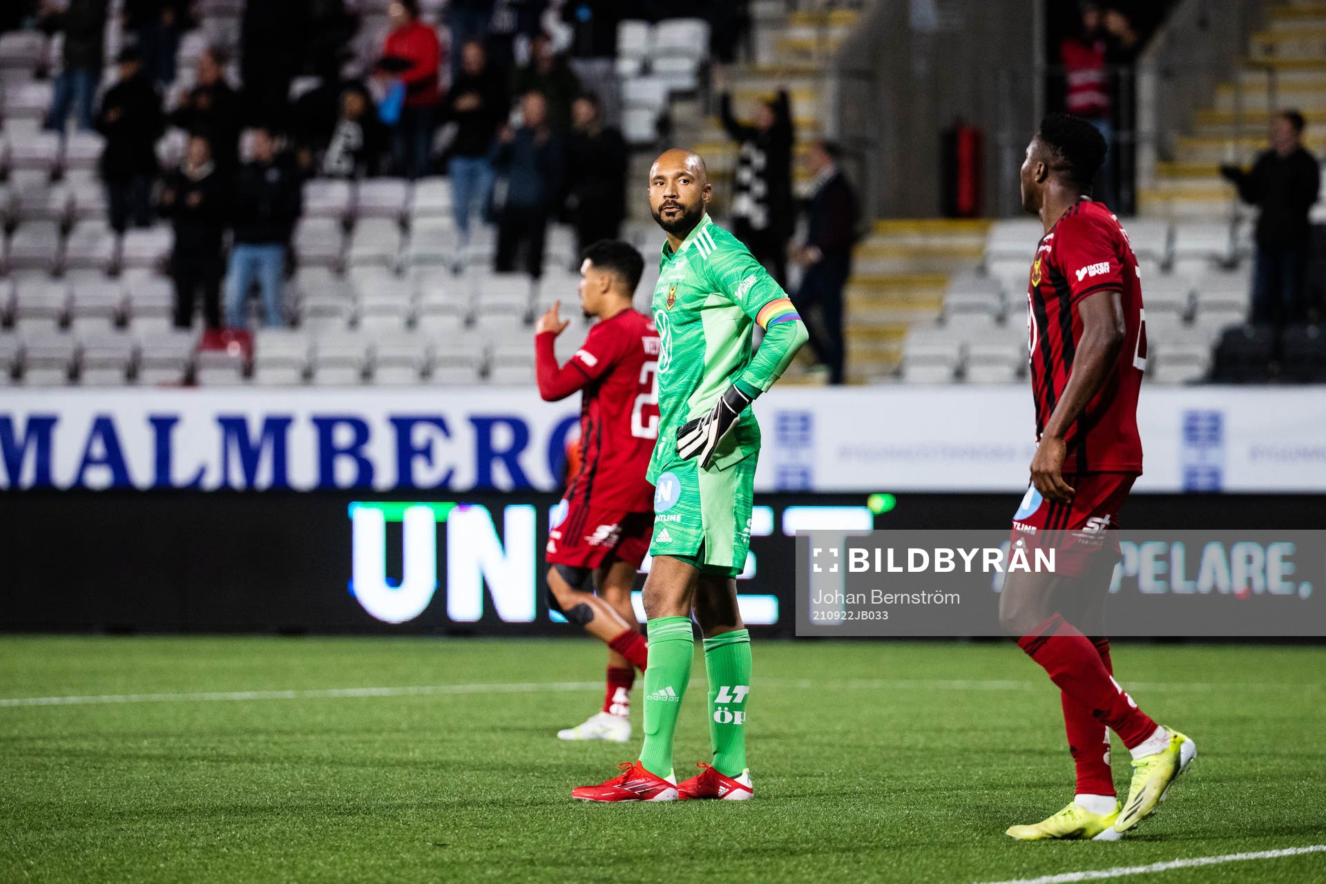 Östersunds målvakt Aly Keita deppar