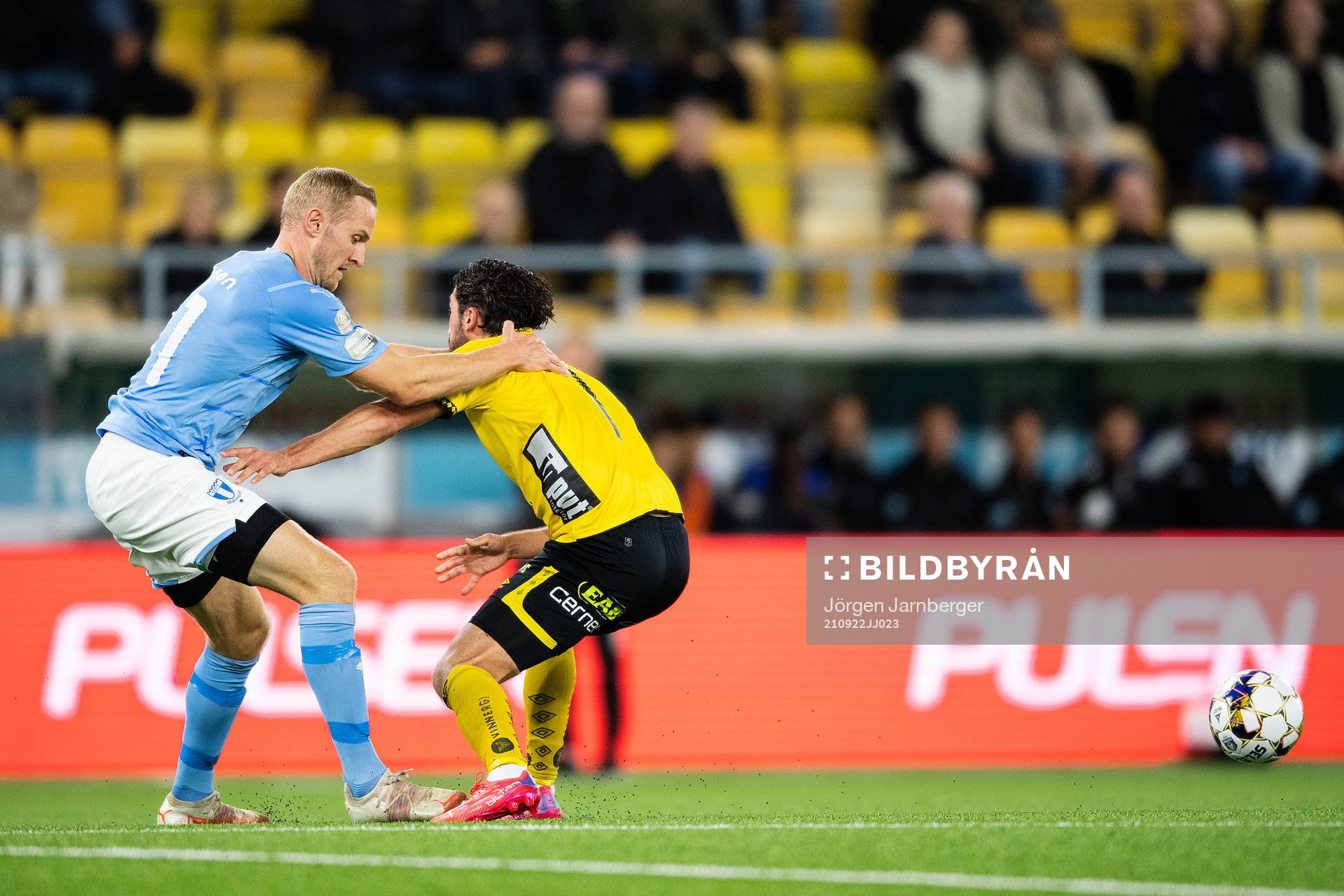 Malmö FFs Franz Brorsson och Elfsborgs Frederik Holst
