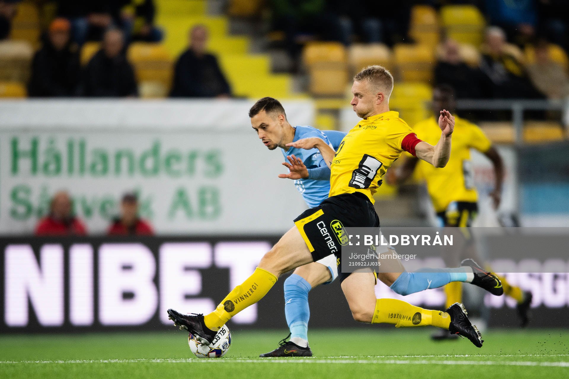 Elfsborgs Johan Larsson och Malmö FFs Veljko Birmancevic