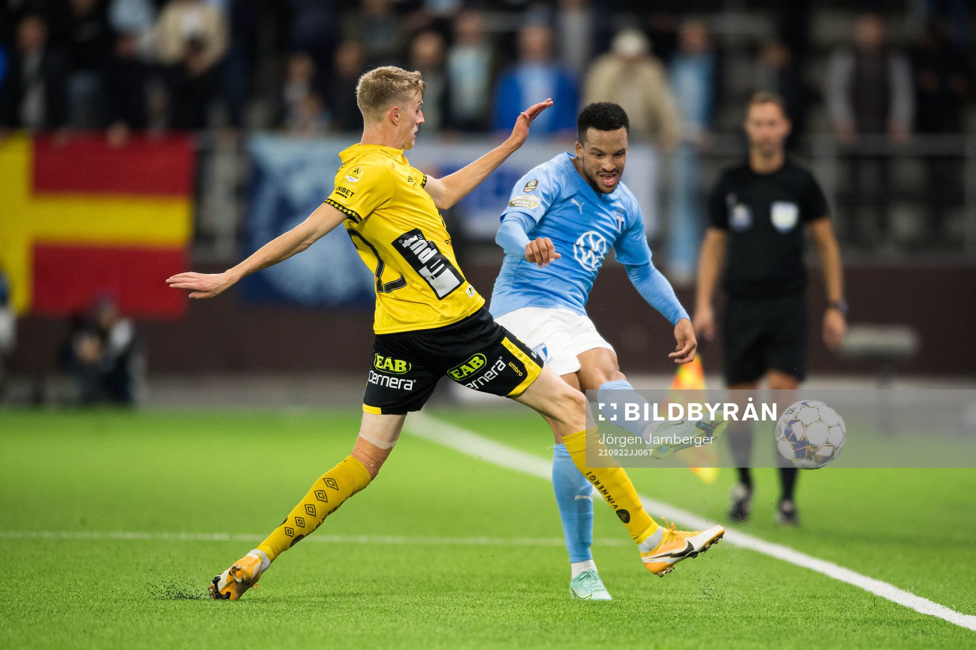 Malmö FFs Martin Olsson och Elfsborgs Alexander Bernhadsson