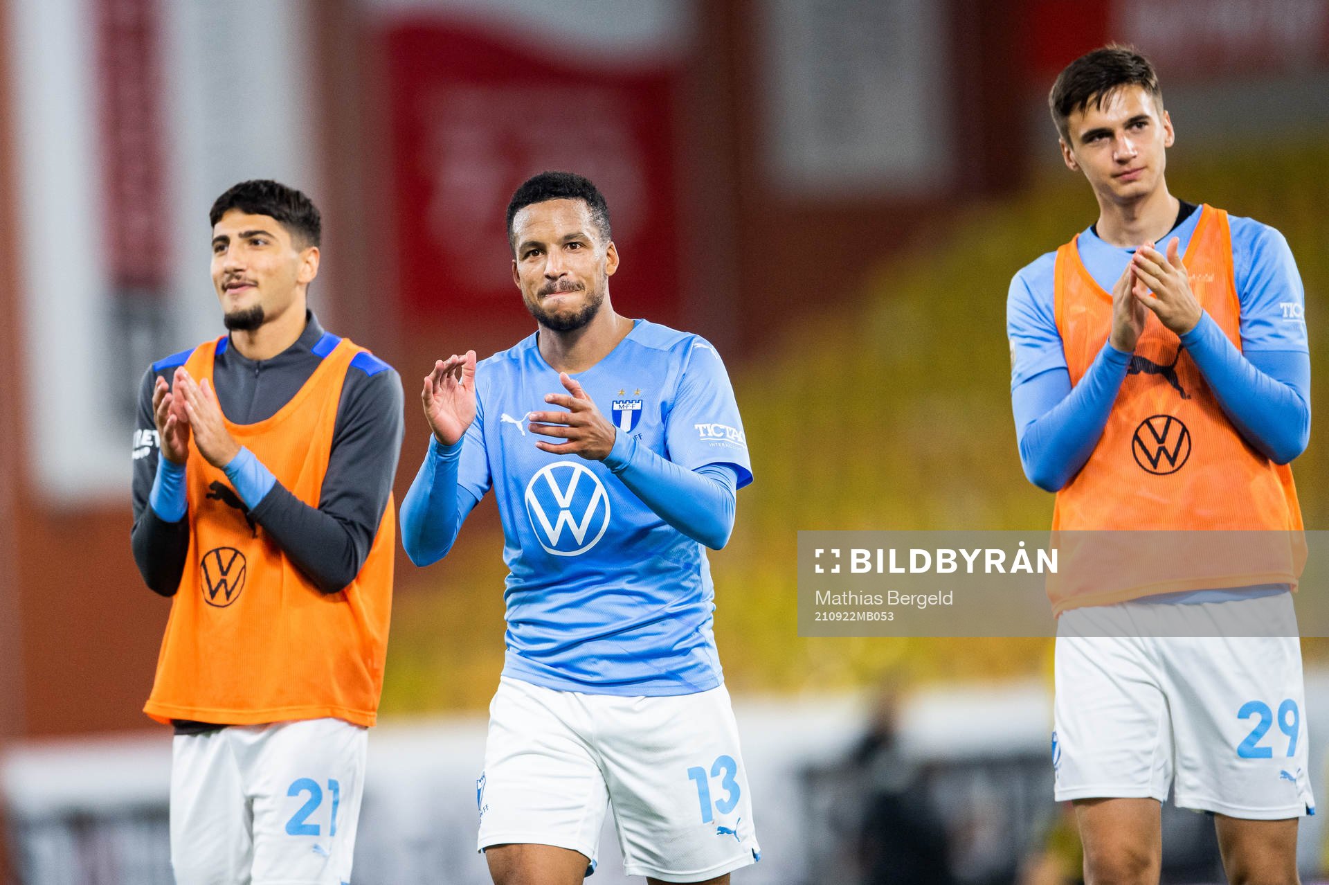 Malmö FFs Peter Gwargis, Martin Olsson och Noah Eile jublar