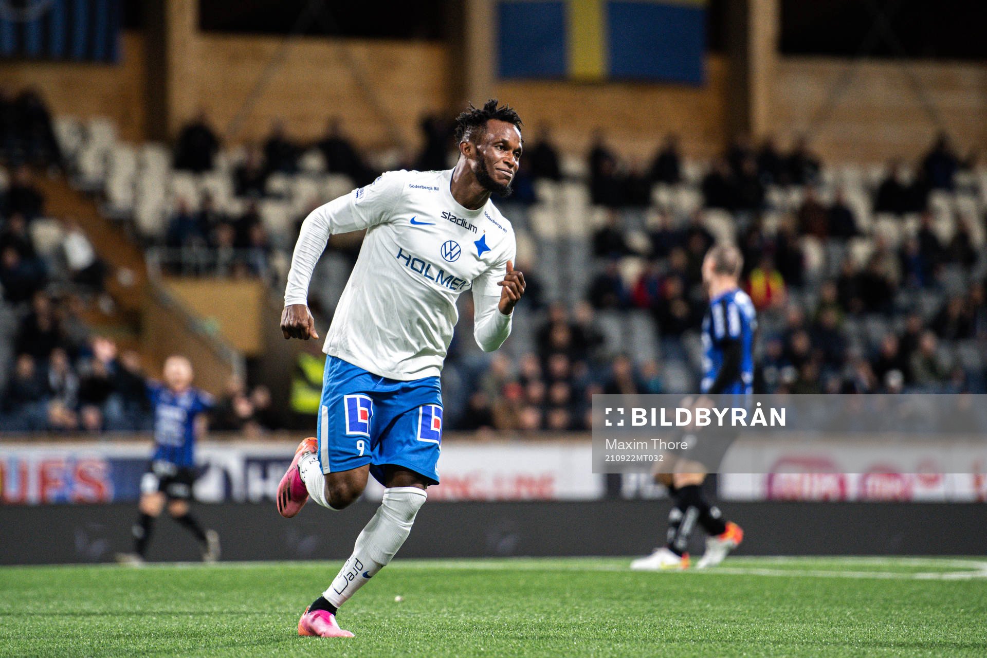 IFK Norrköpings Samuel Adegbenro jublar