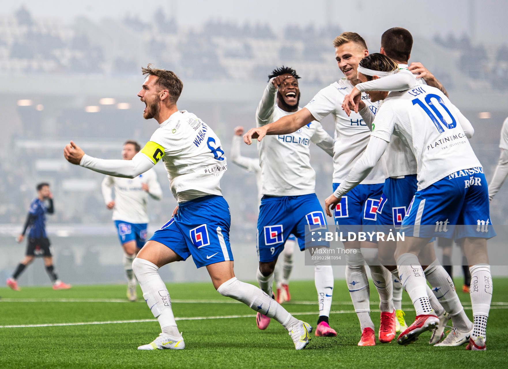 IFK Norrköpings Linus Wahlqvist jublar