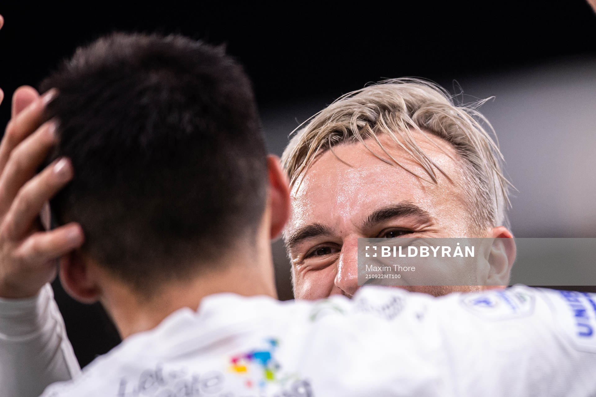 IFK Norrköpings Henrik Castegren och Kristoffer Khazeni jublar efter 1-4 under fotbollsmatchen i Allsvenskan mellan Sirius och IFK Norrköping den 22 september 2021 i Uppsala.