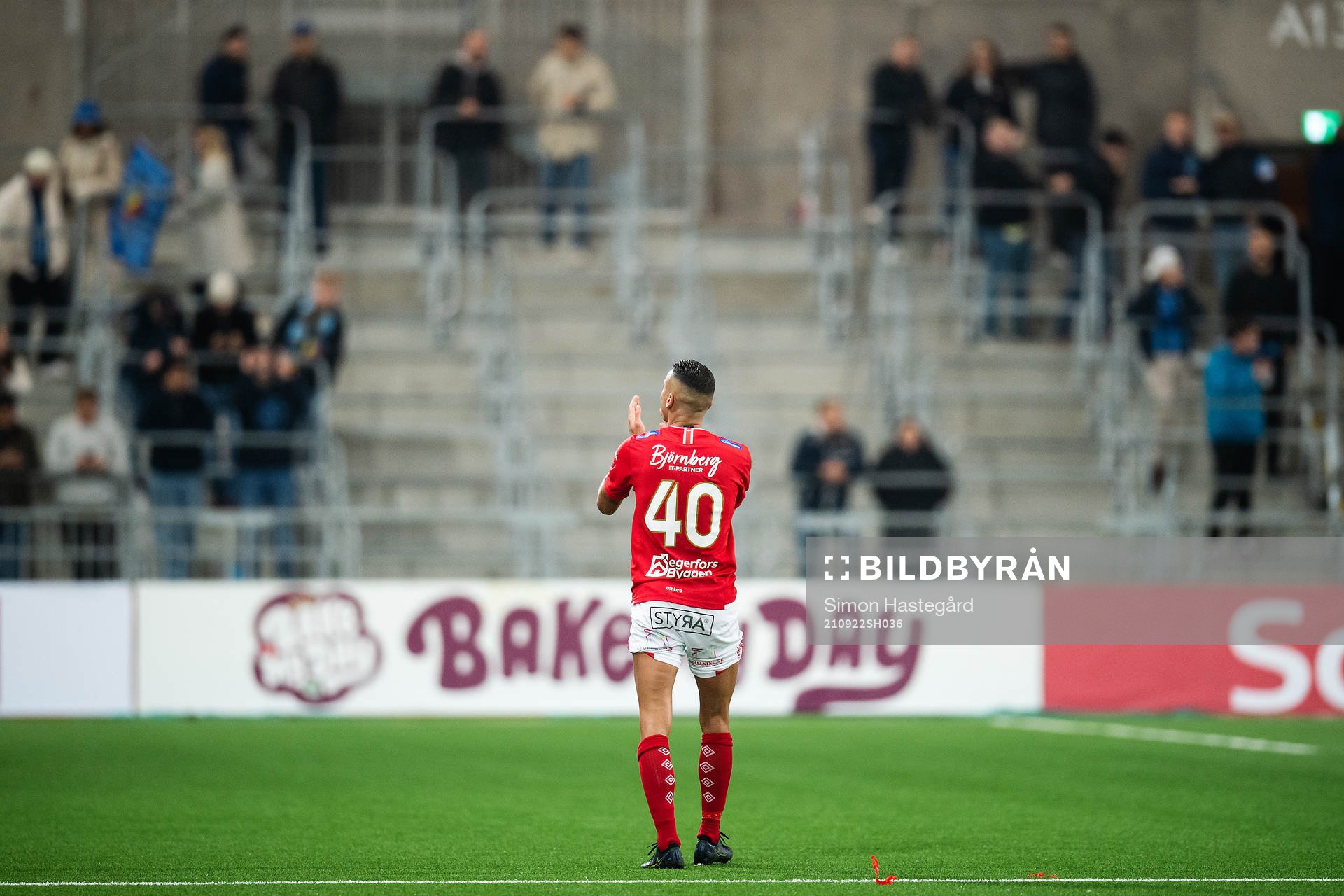 Degerfors Nikola Djurdjic tackar publiken