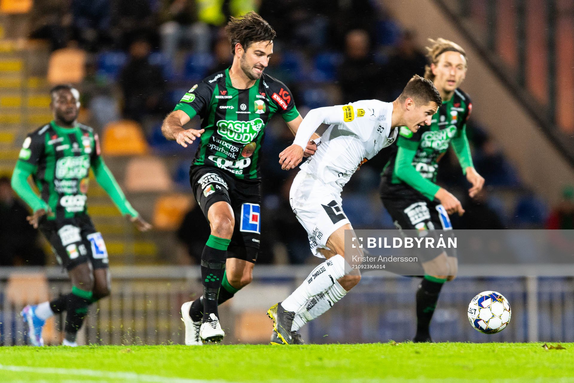 Varbergs Oliver Stanisic och Häckens Leo Bengtsson