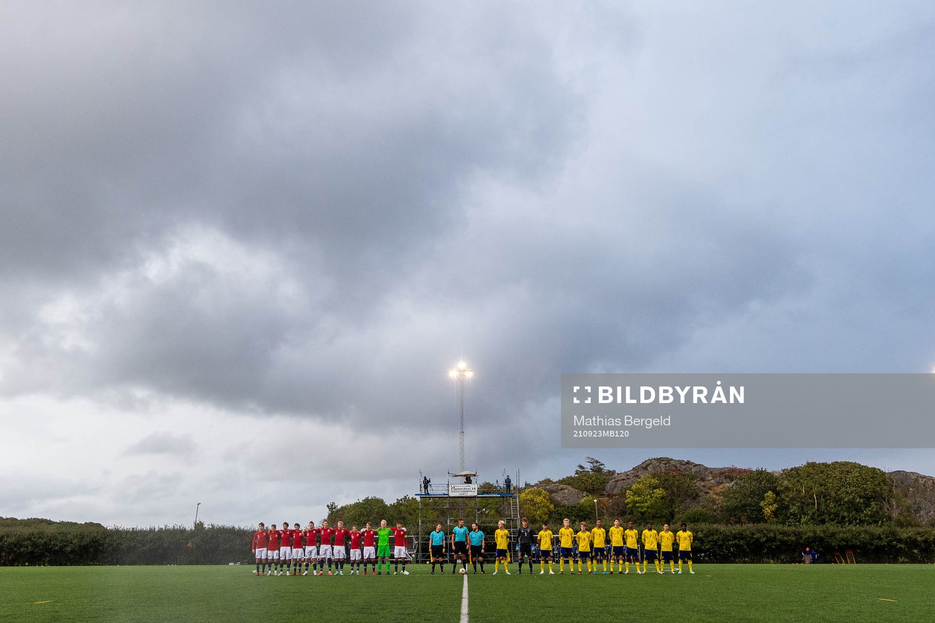 Norges och Sveriges spelare vid line up