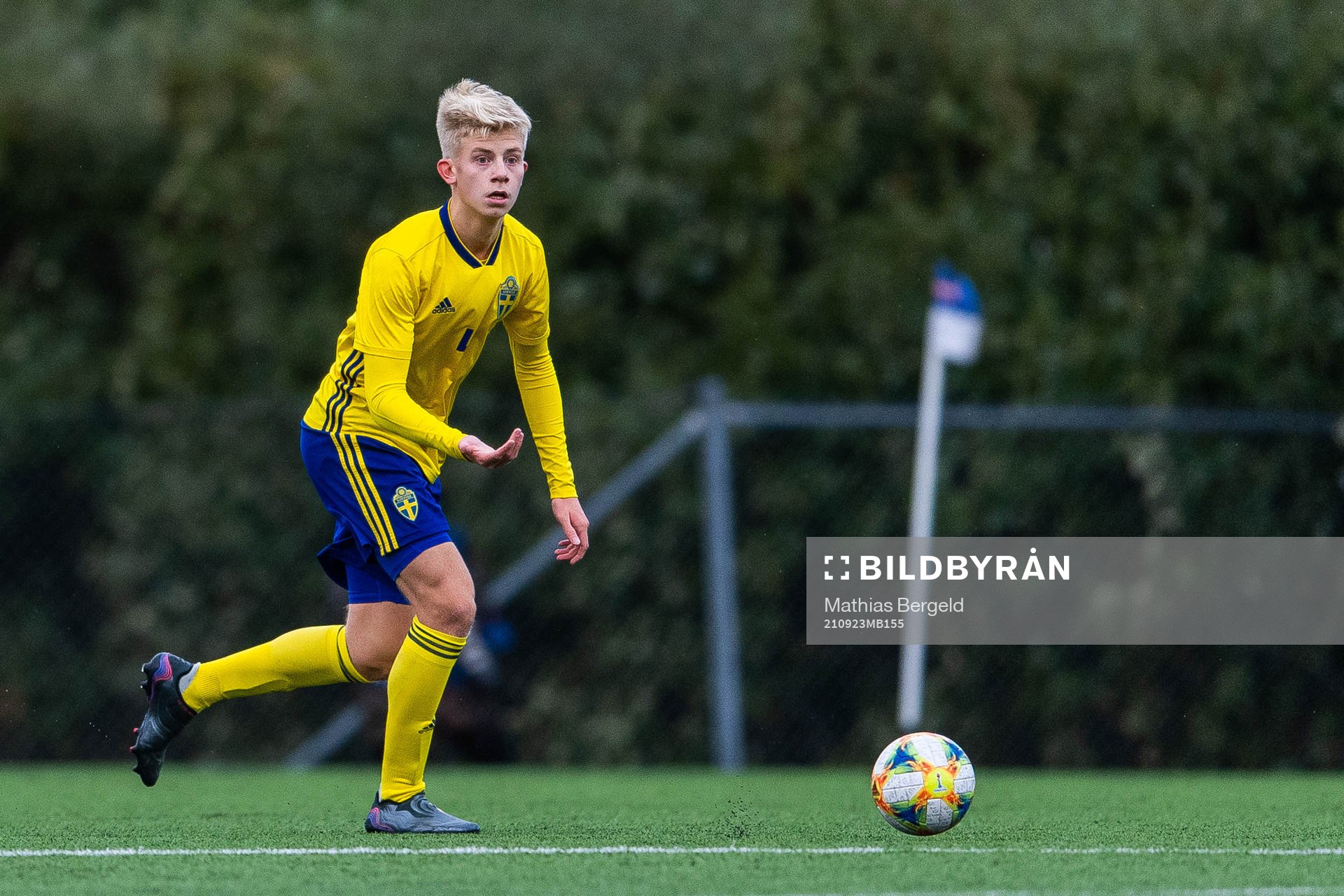 Sveriges Måns Petersson under träningslandskampen i fotboll mellan Sverige och Norge den 23 september 2021 i Skärhamn. 