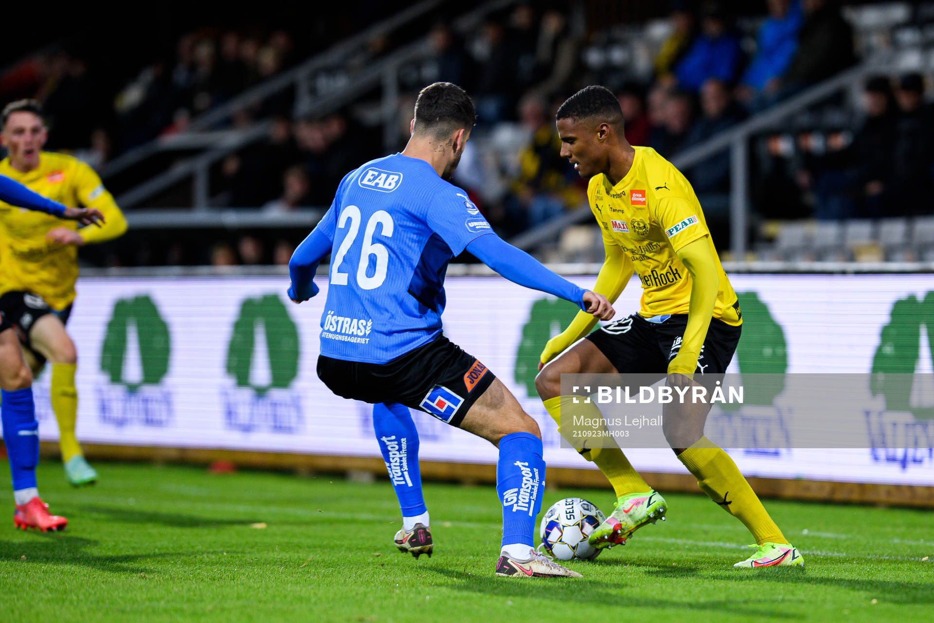 Mjällbys Amin Sarr och Halmstads Edvin Kurtulus