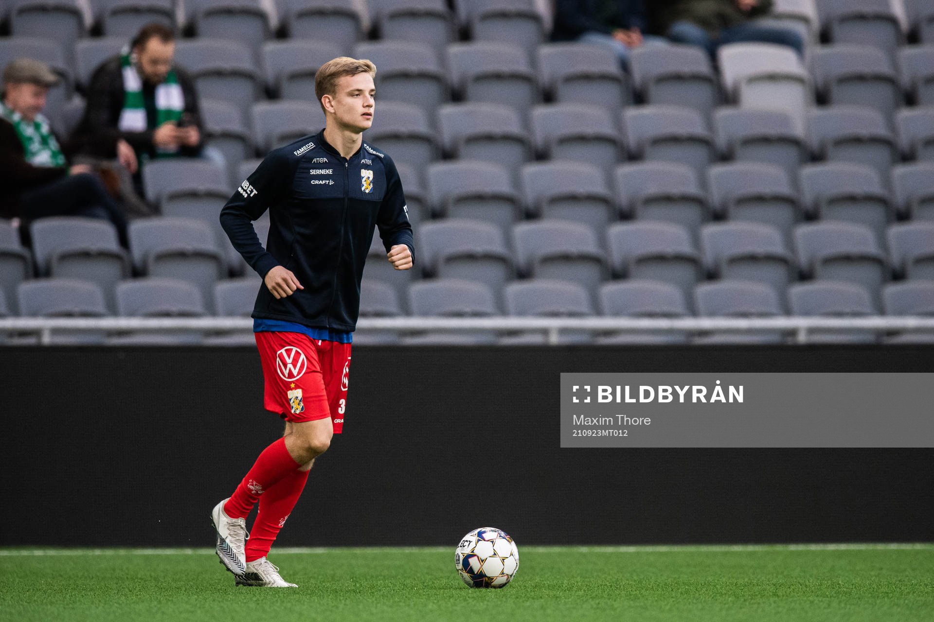IFK Göteborgs Alfons Nygaard värmer upp