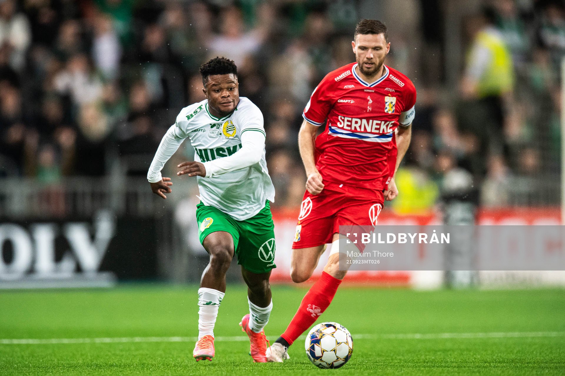 Hammarbys Akinkunmi Amoo och IFK Göteborgs Marcus Berg