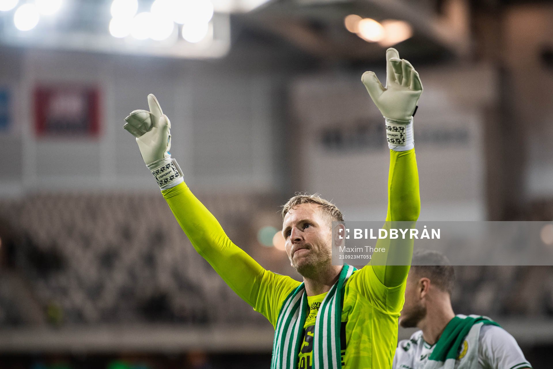 Hammarbys målvakt David Ousted jublar