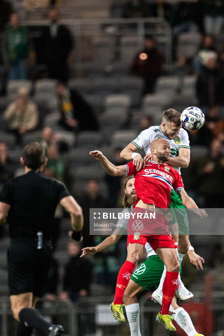 Hammarbys Richard Magyar och IFK Göteborgs Robin Söder