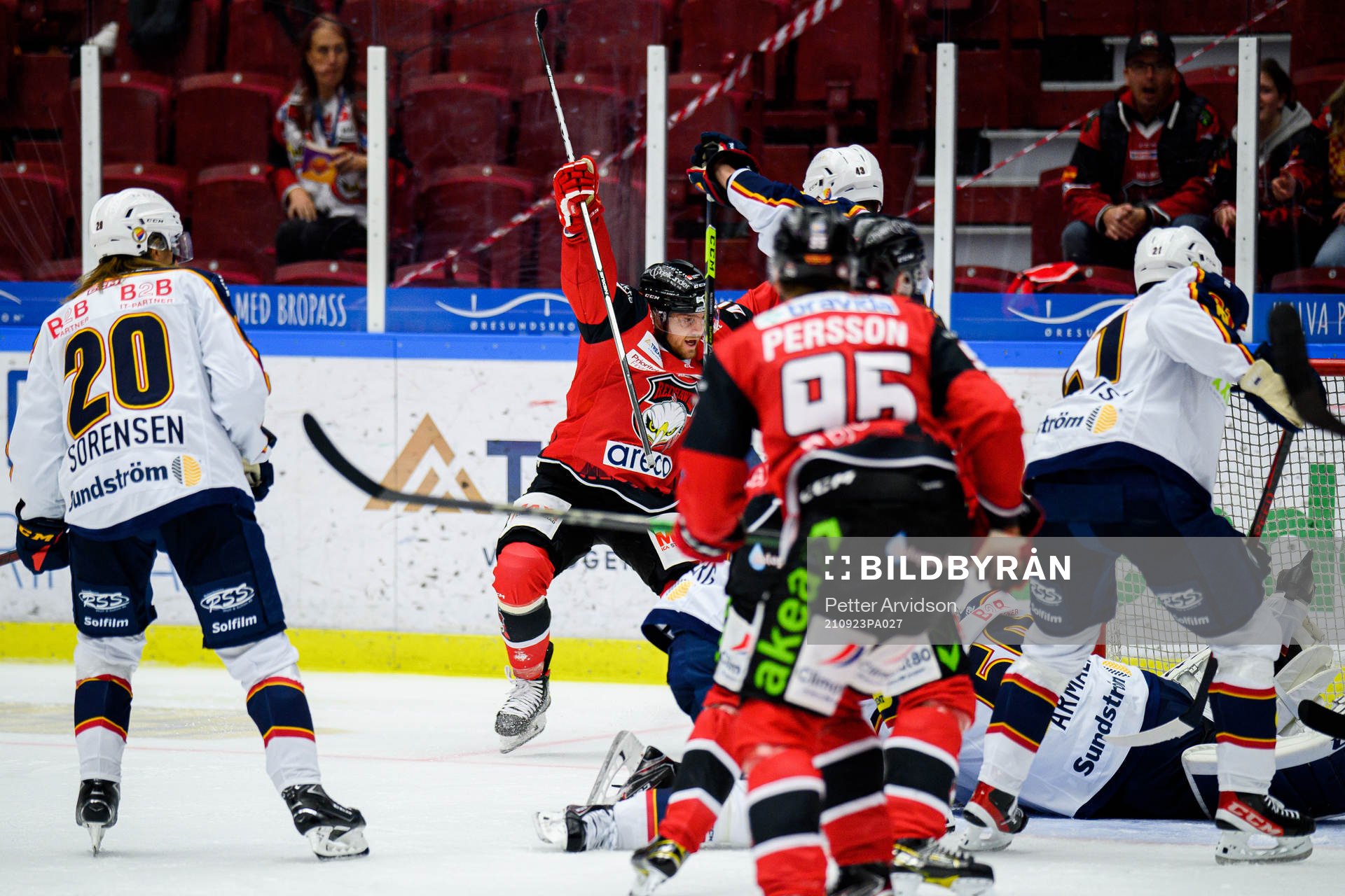Malmö Redhawks Jaedon Descheneau jublar