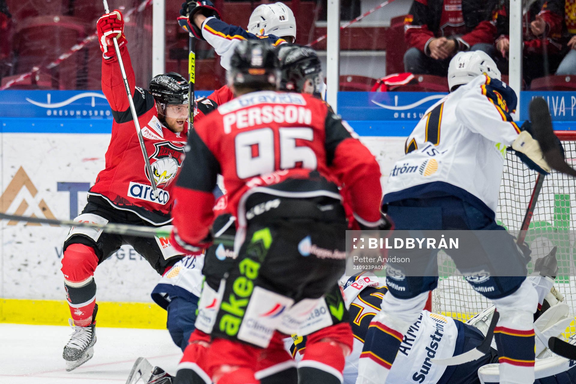 Malmö Redhawks Jaedon Descheneau jublar