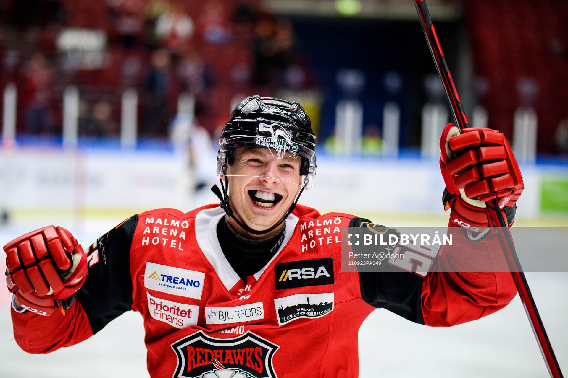 Malmö Redhawks Anton Olsson jublar