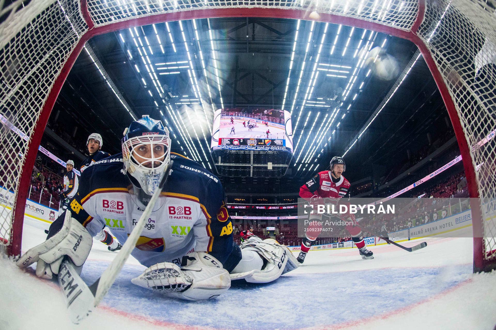 Malmö Redhawks Carl Söderberg oroar mot Djurgårdens