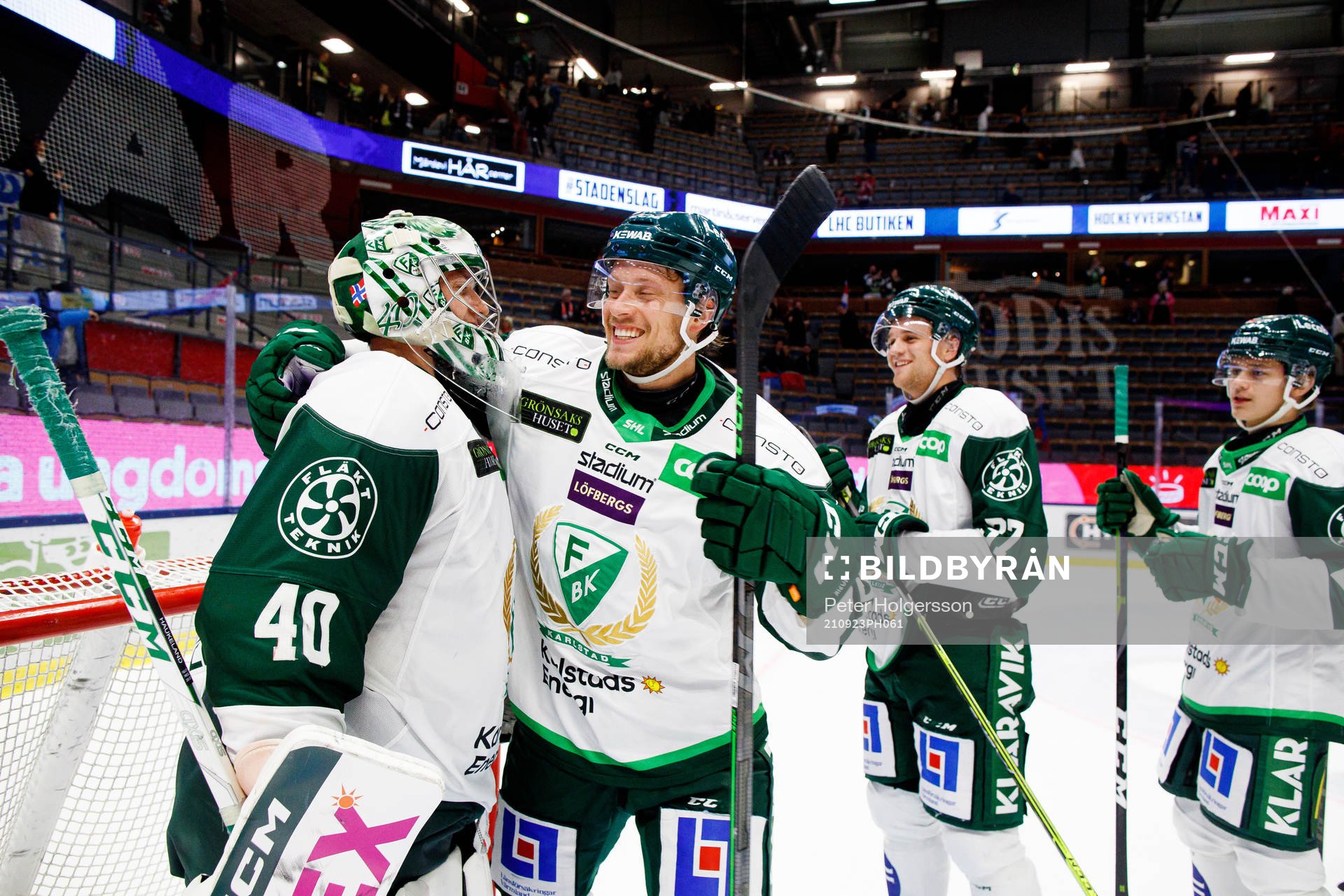 Färjestads målvakt Henrik Haukeland och Jacob de la Rose