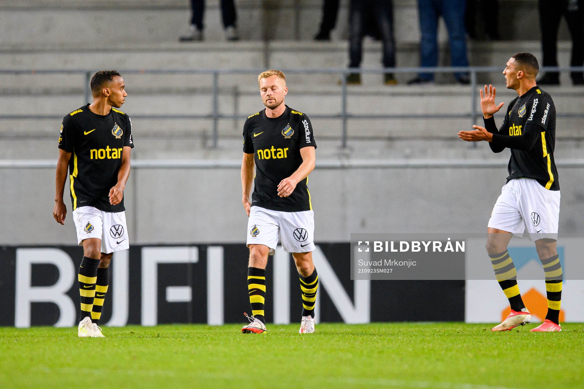 s Bilal Hussein, Sebastian Larsson och Nabil Bahoui deppar