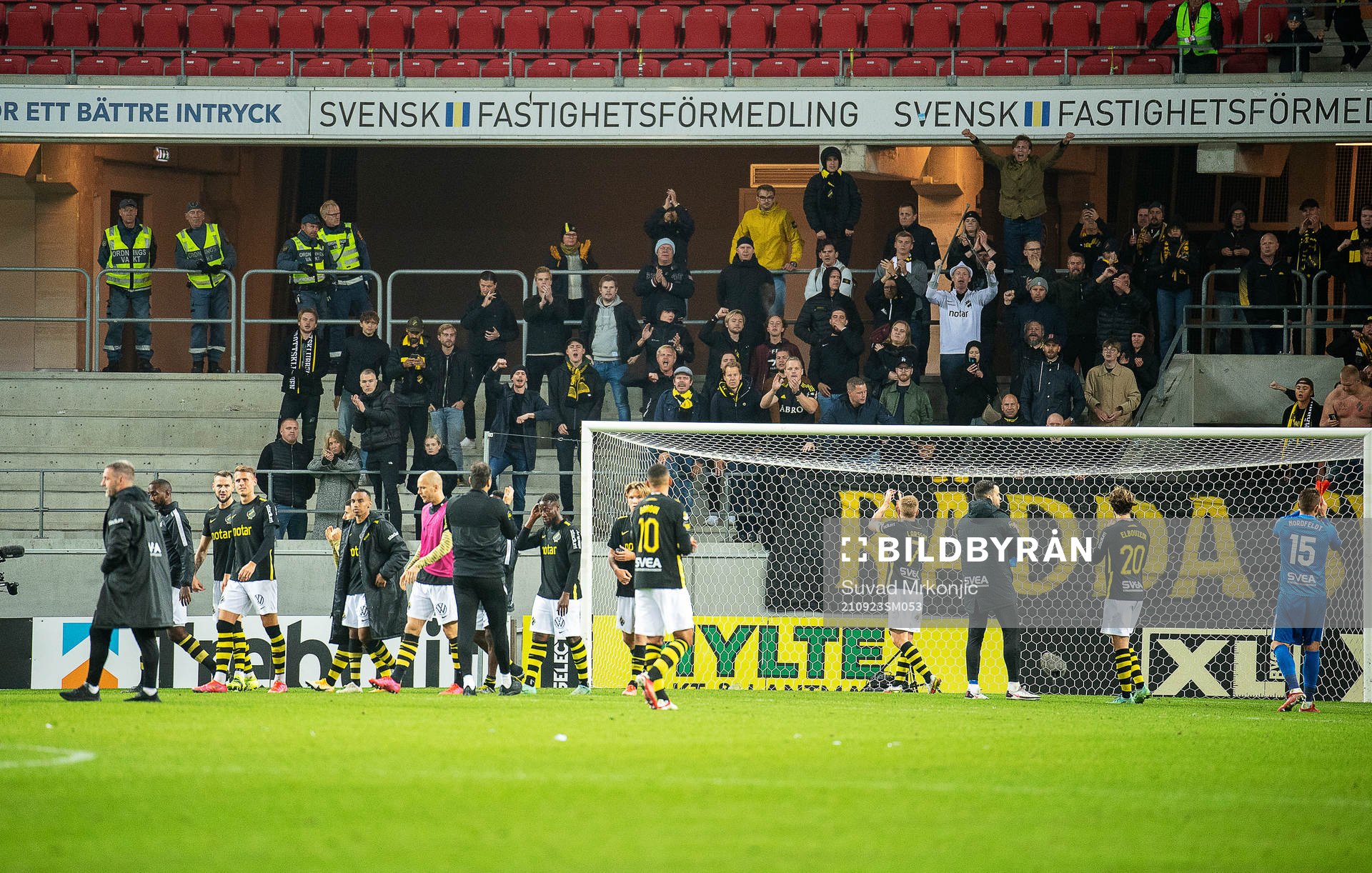 s spelare tackar fansen