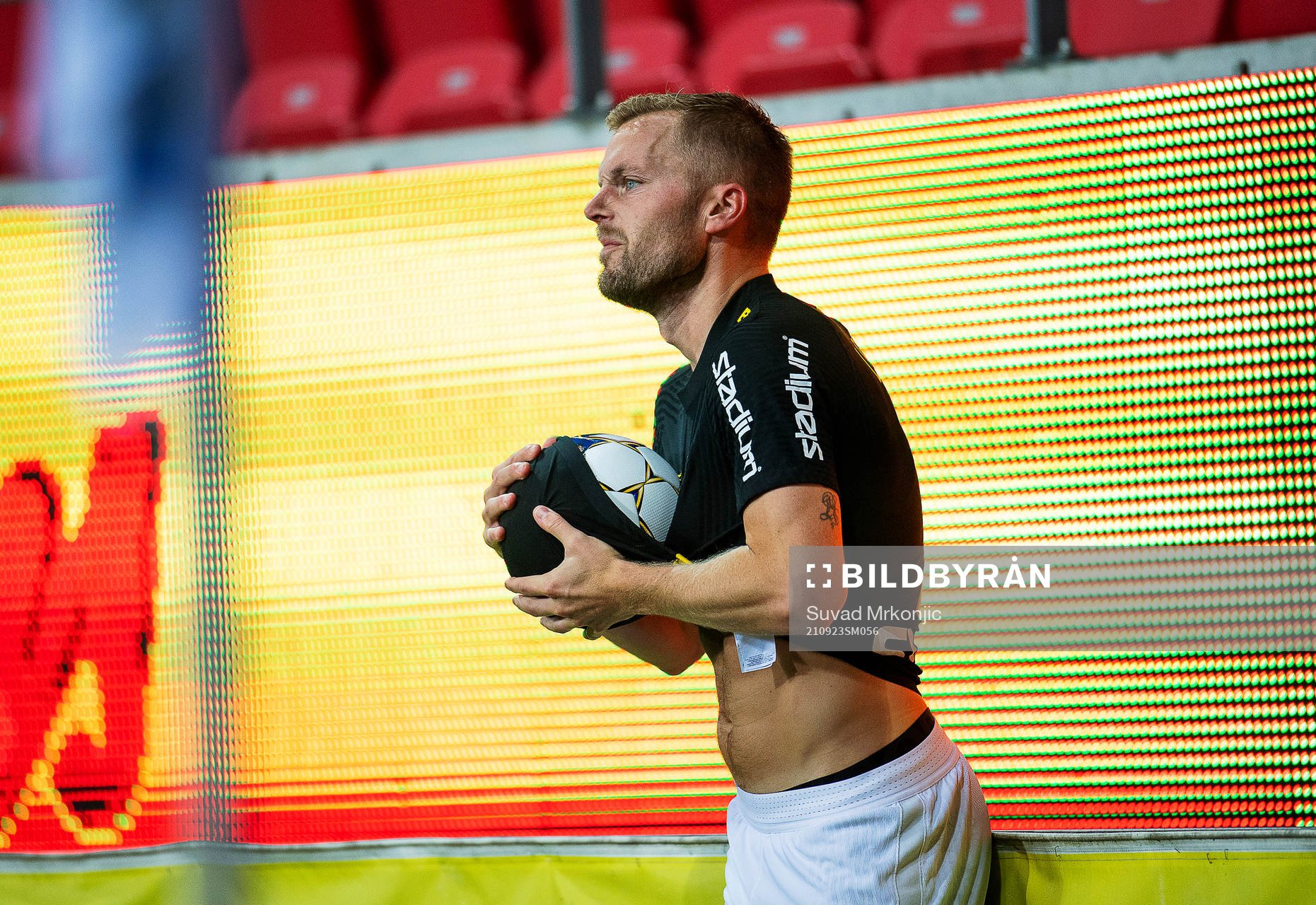 s Sebastian Larsson