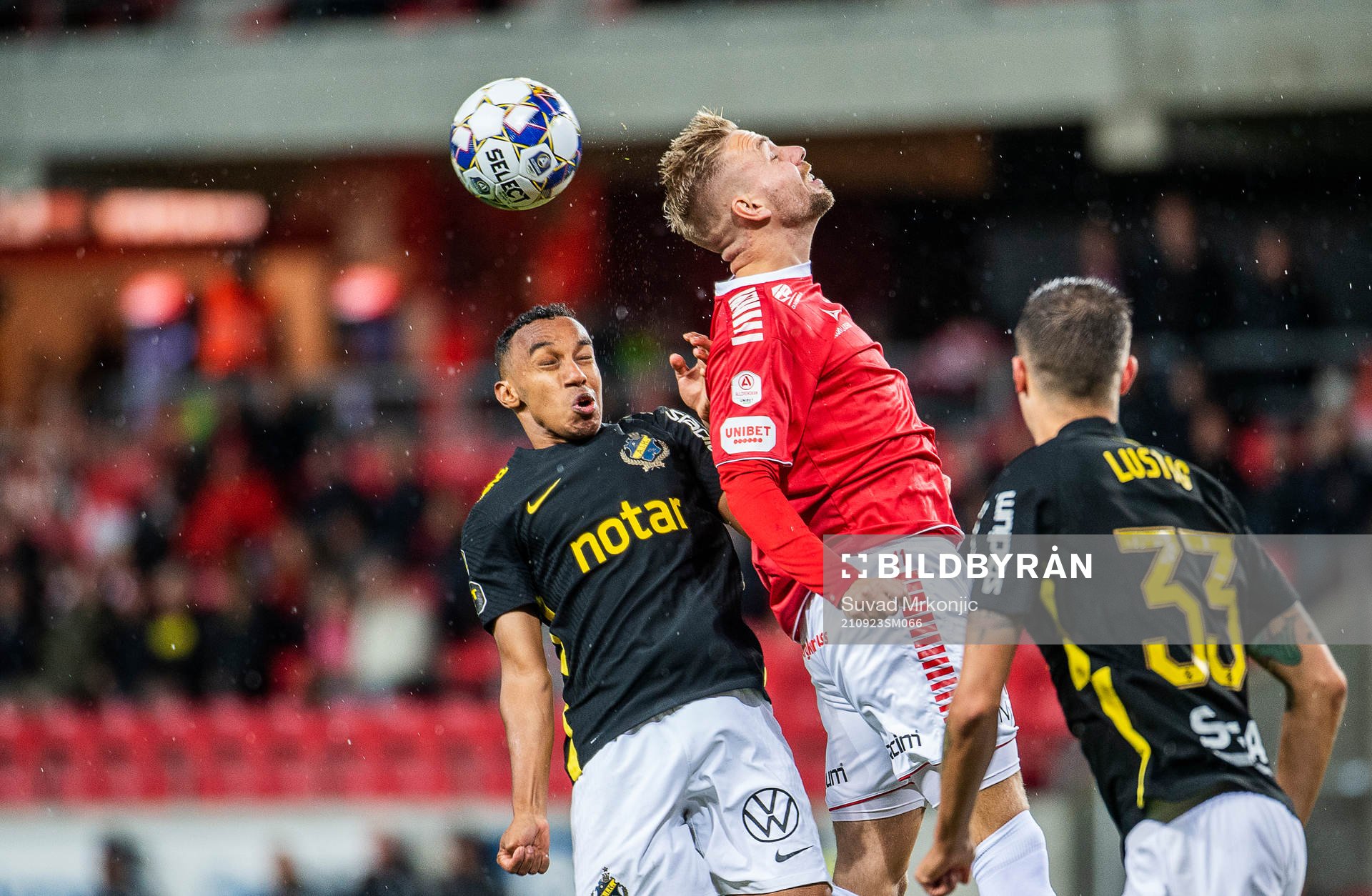 s Bilal Hussein och Kalmars Jonathan Ring