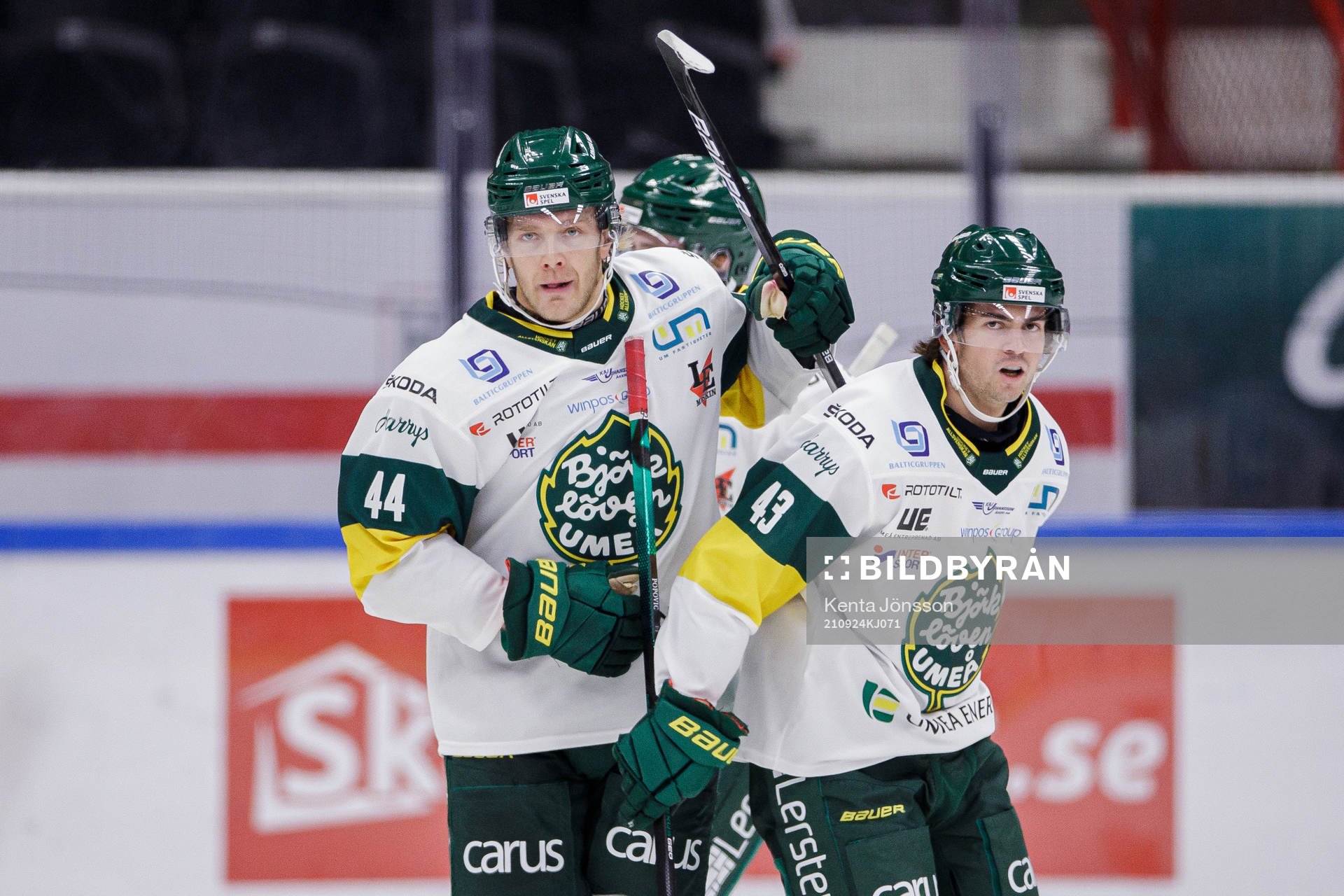 Björklövens Olle Liss och Alexander Popovic jublar