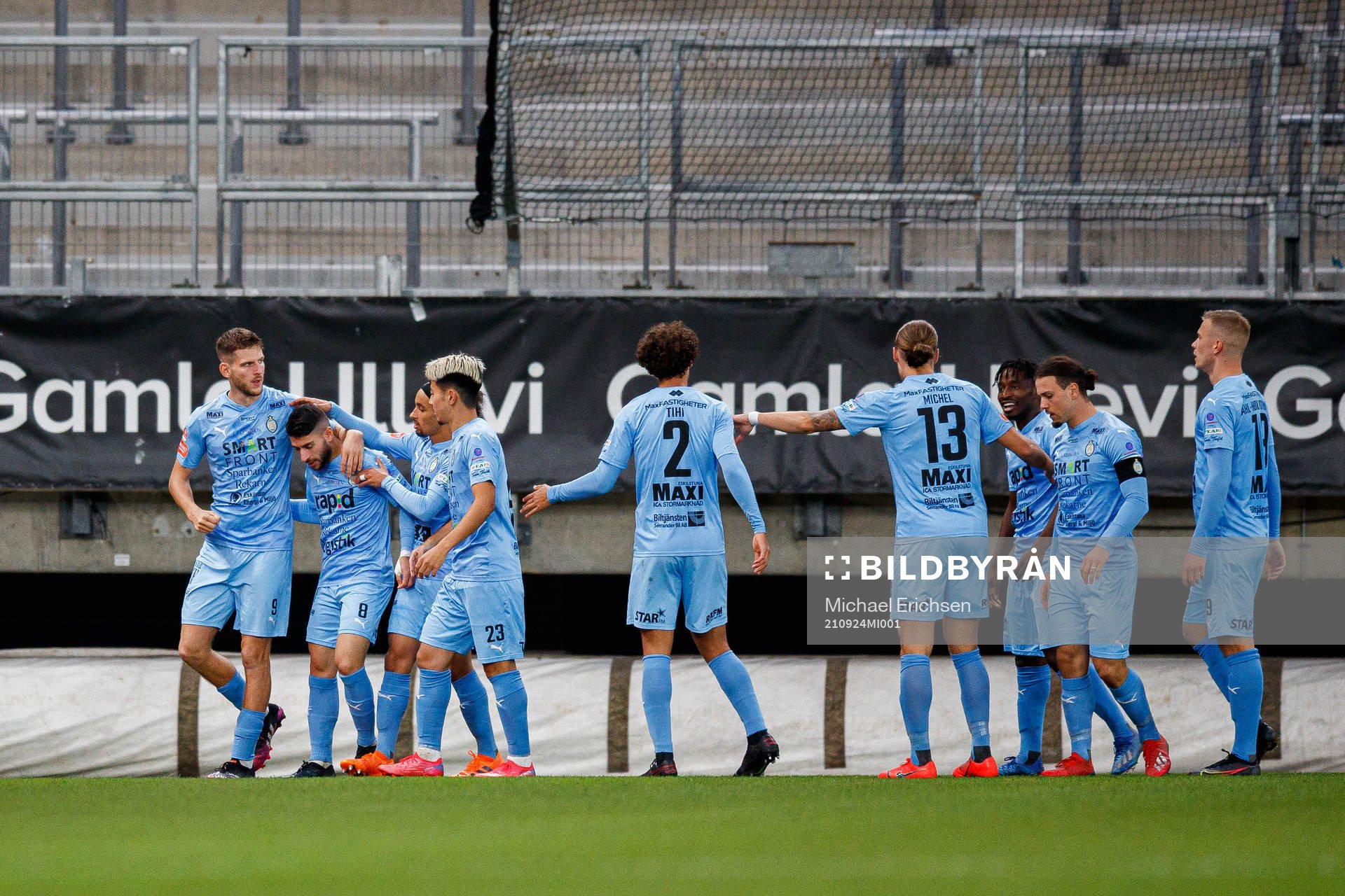 AFC Eskilstunas spelare jublar