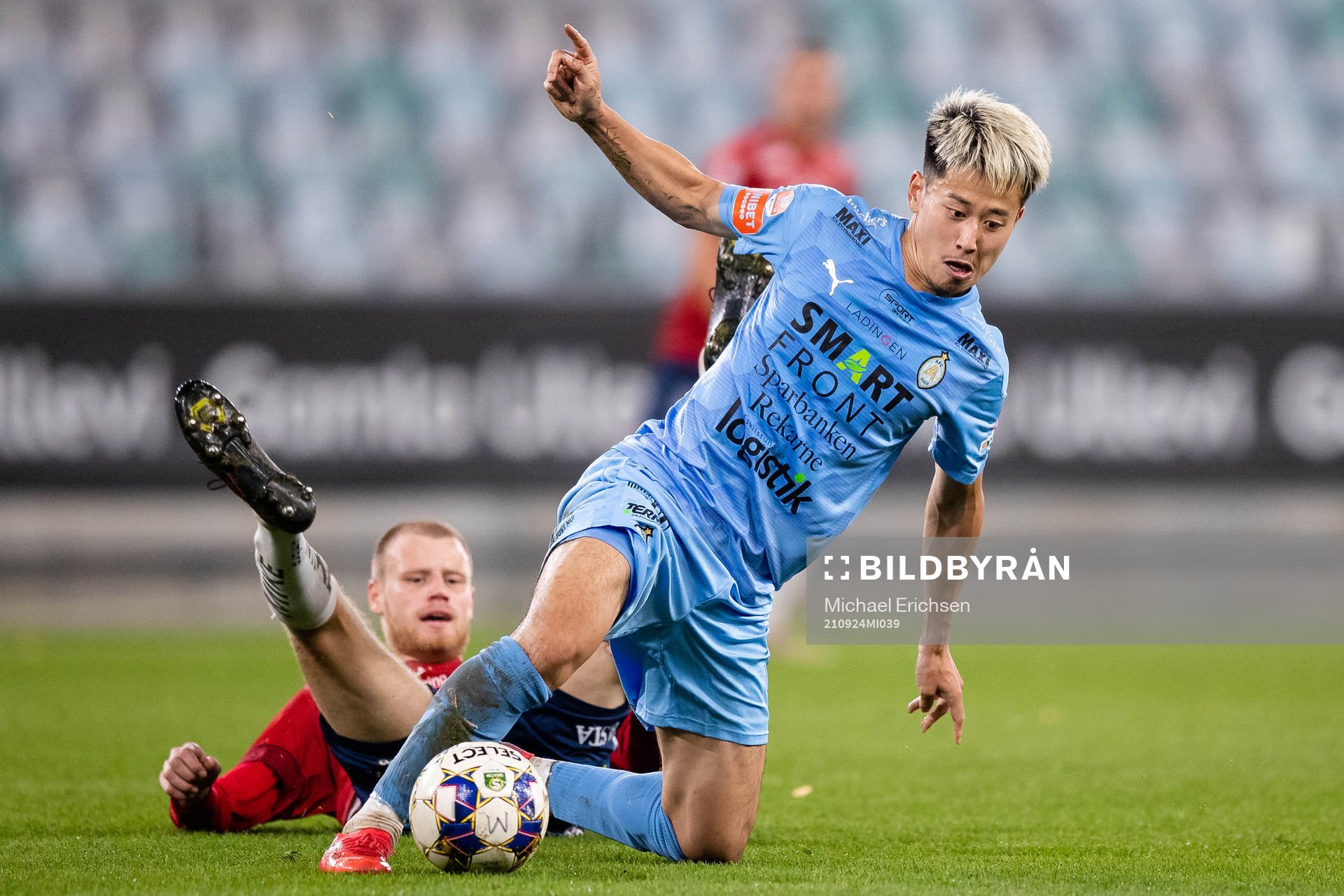 AFC Eskilstunas Kazuki Takahashi och Elias Gustafson
