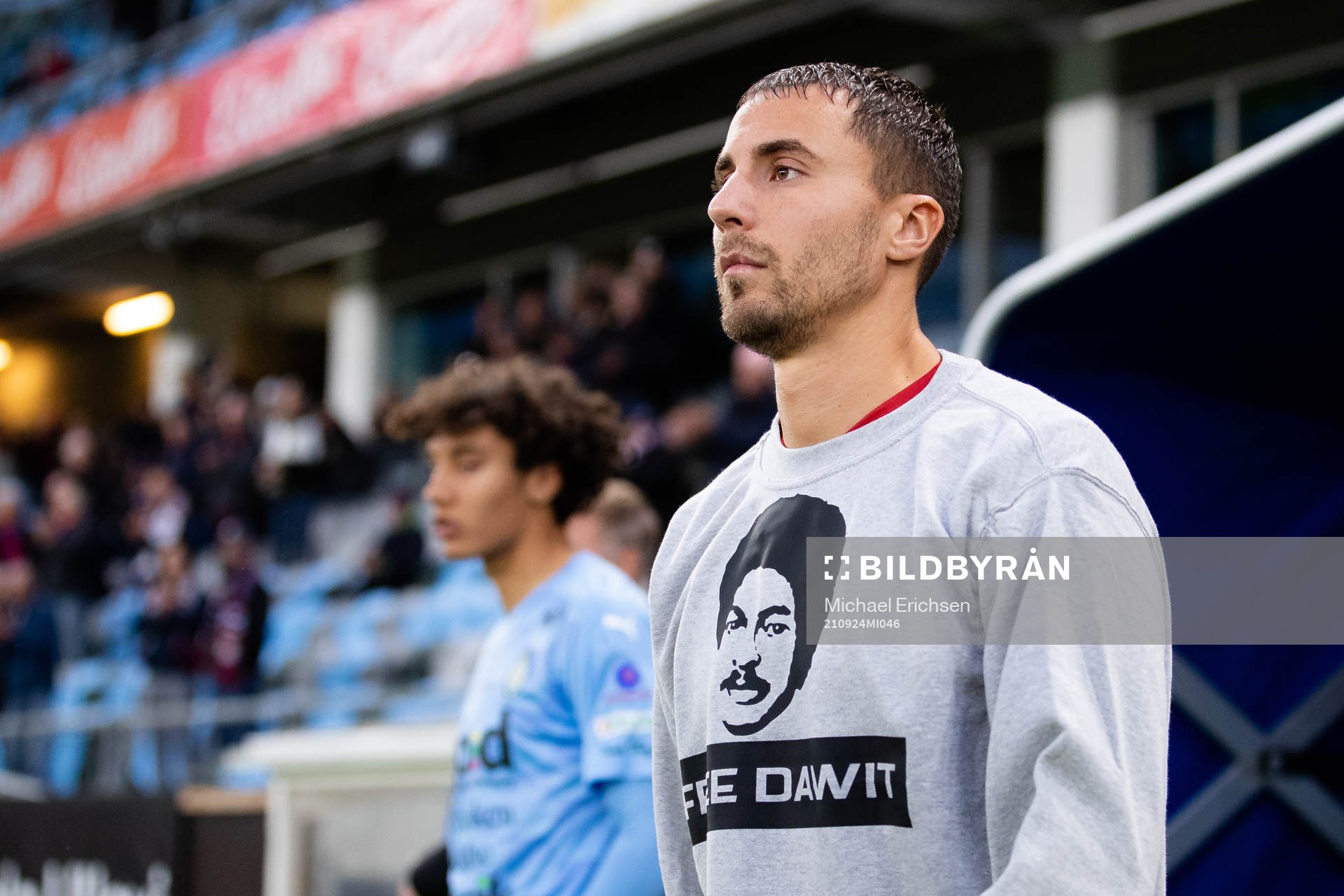 Örgrytes Jonathan Azulay innan fotbollsmatchen i