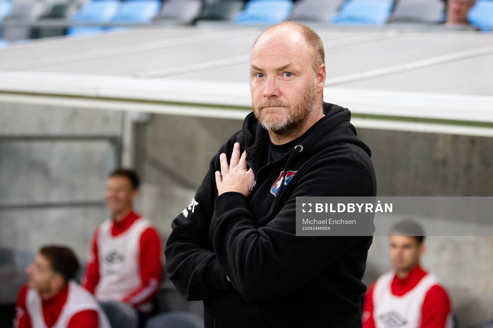 Örgrytes tränare Dane Ivarsson innan fotbollsmatchen i