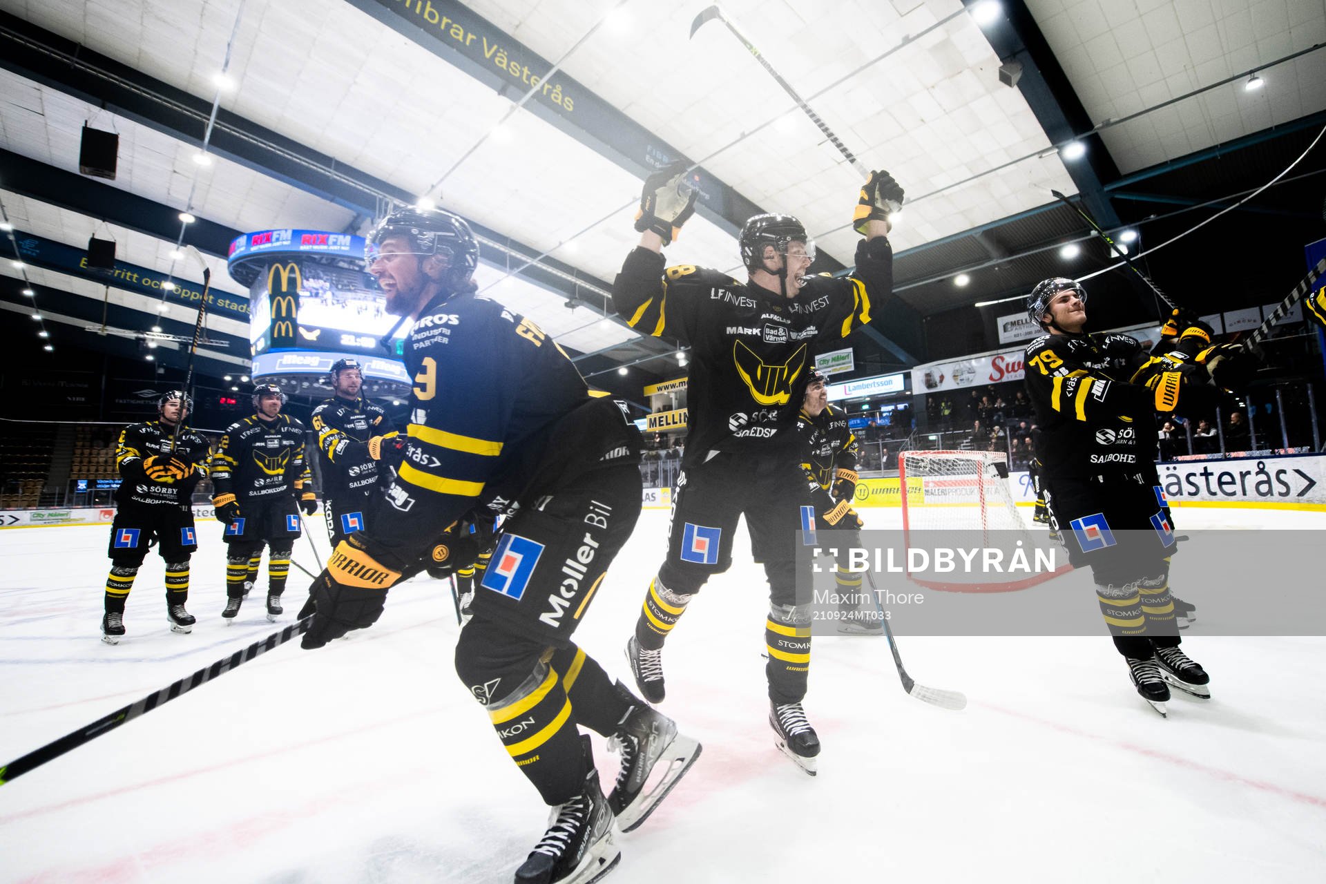 Västerås spelare jublar