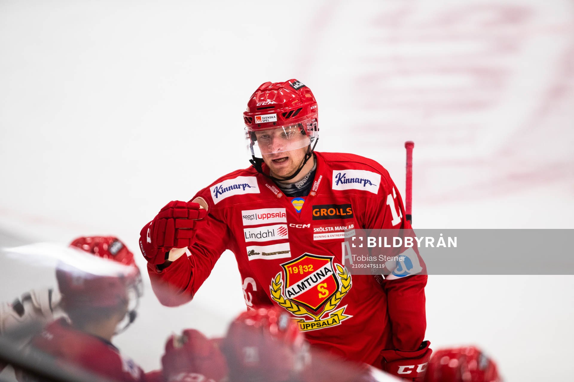 Almtunas Tobias Liljendahl jublar