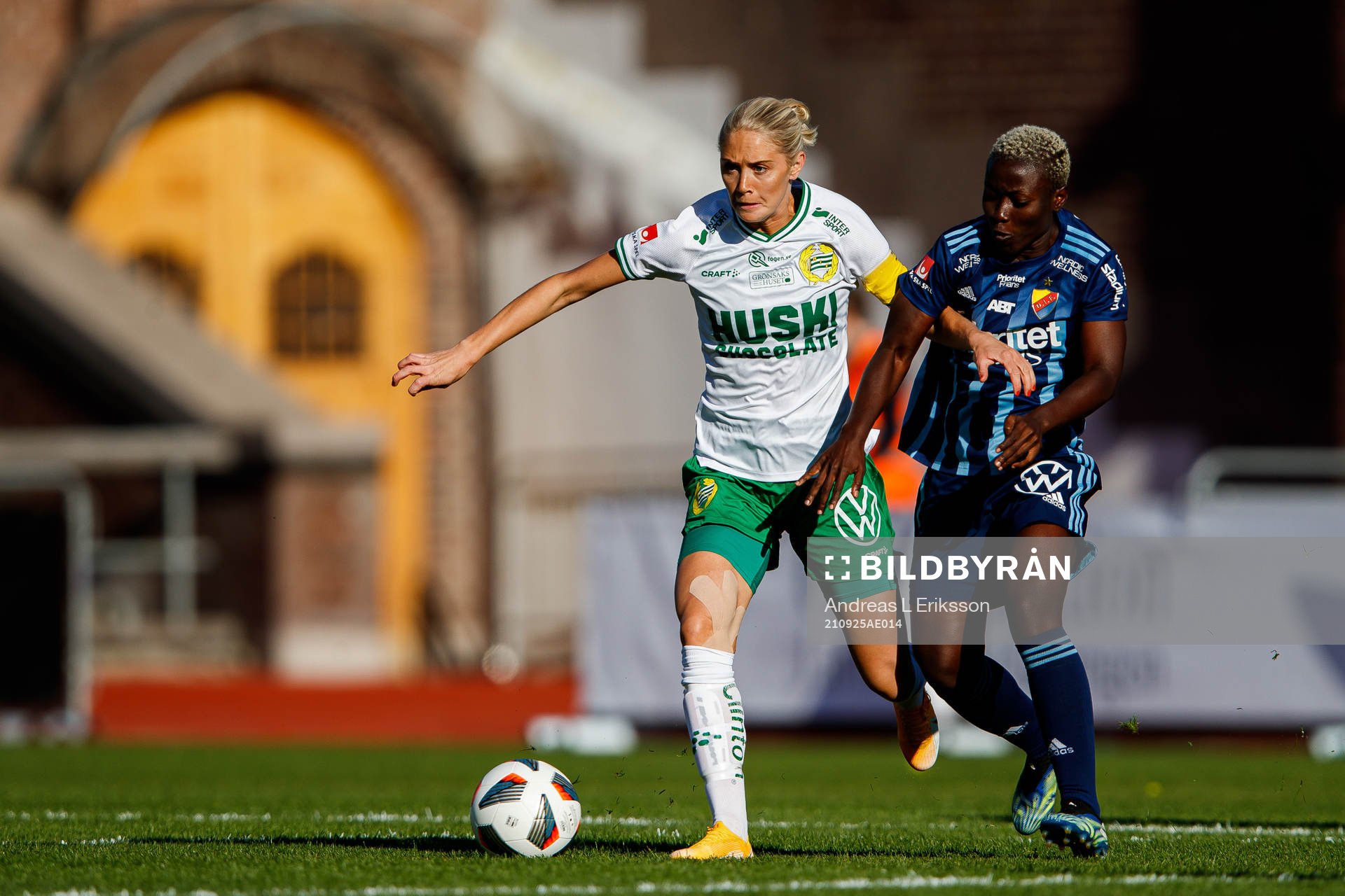 Hammarbys Alice Carlsson och Djurgårdens Elizabeth Addo