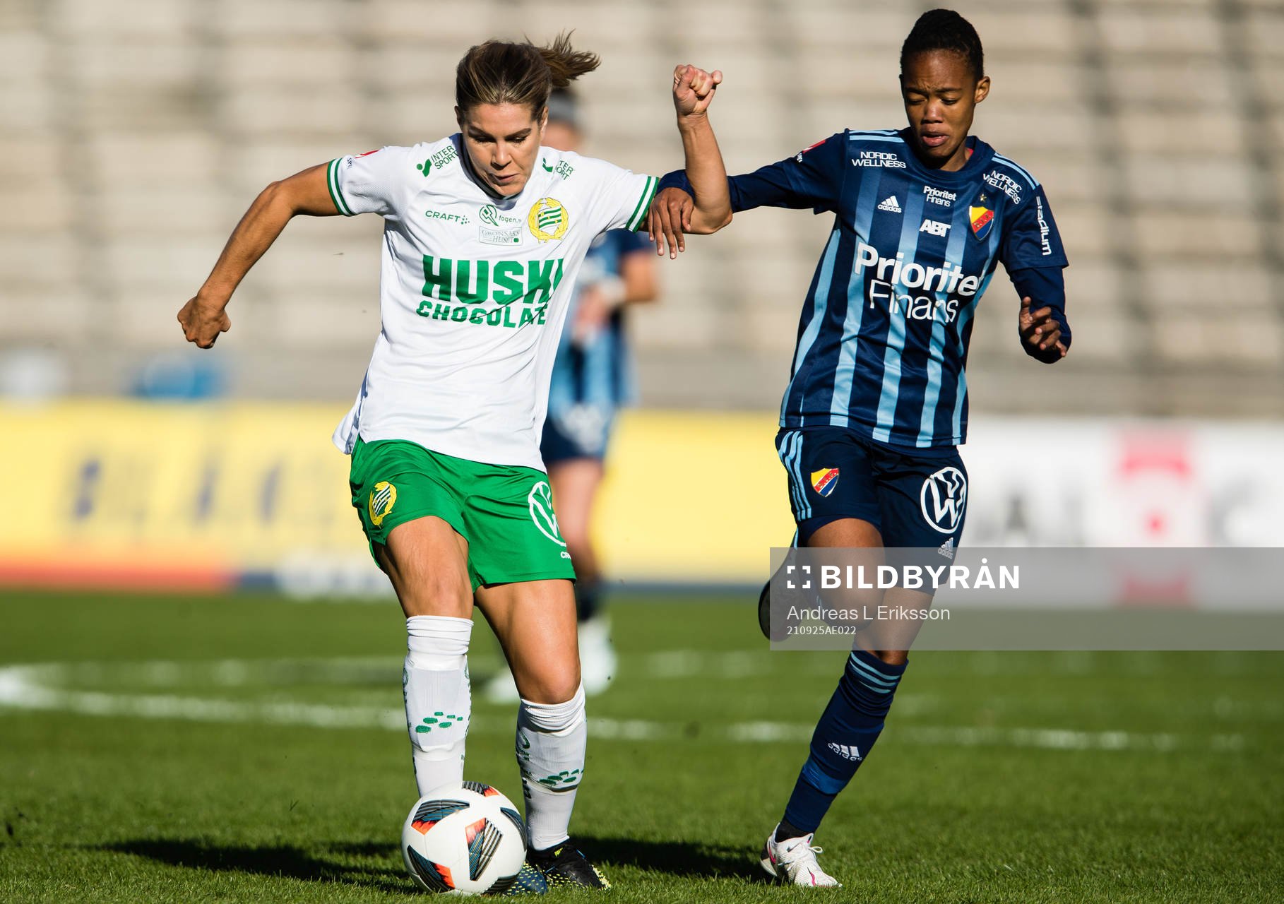 Hammarbys Hanna Folkesson och Djurgårdens Linda Maserame