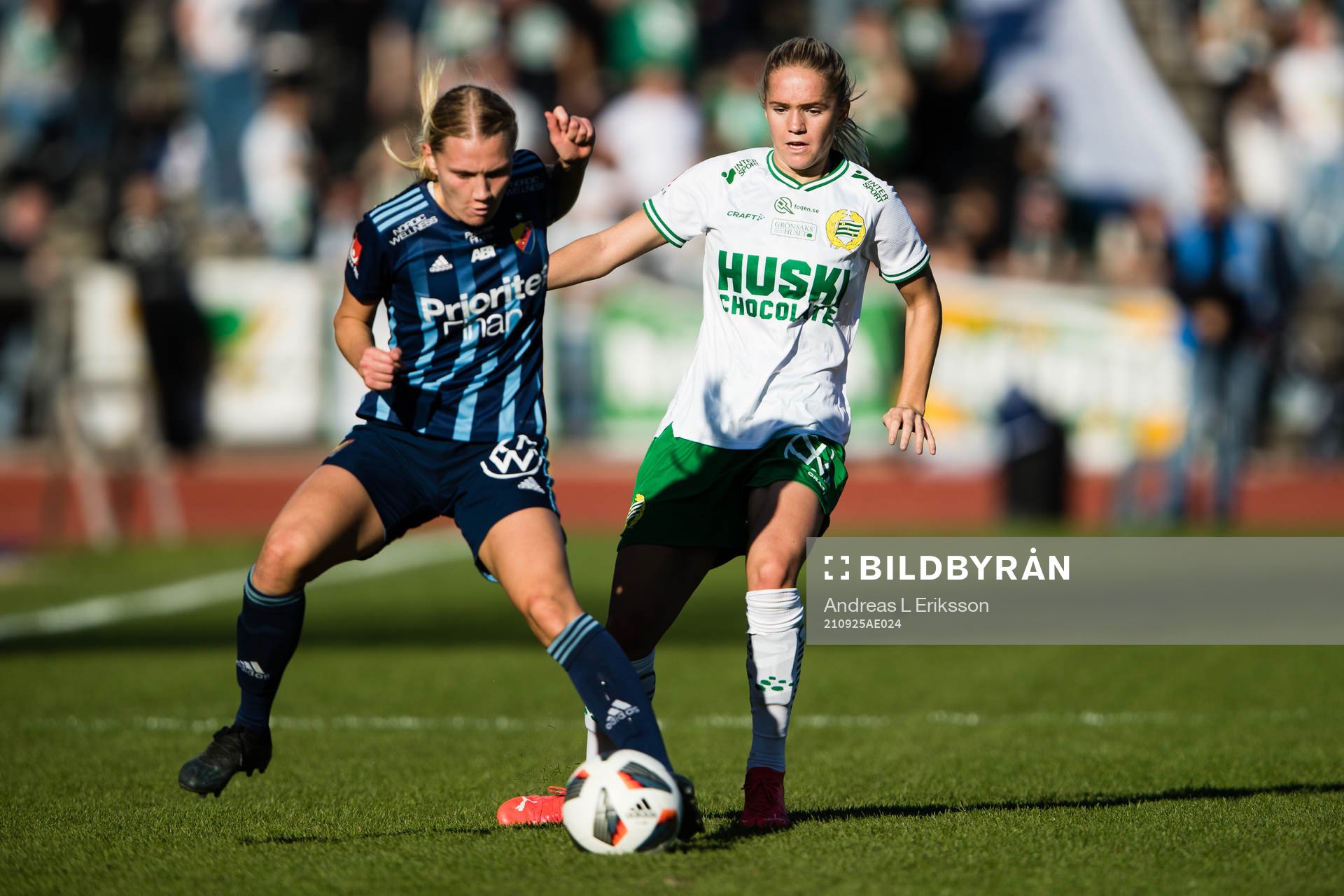 Djurgårdens Sara Olai och <Hammarbys Hanna Lundkvist