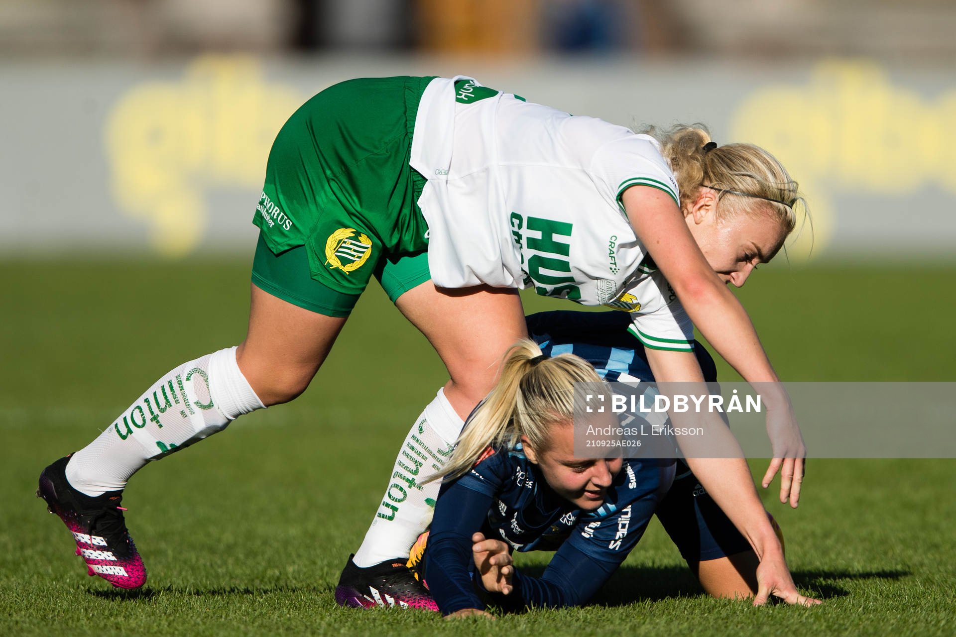 Hammarbys Ellen Gibson och Djurgårdens Fanny Lång