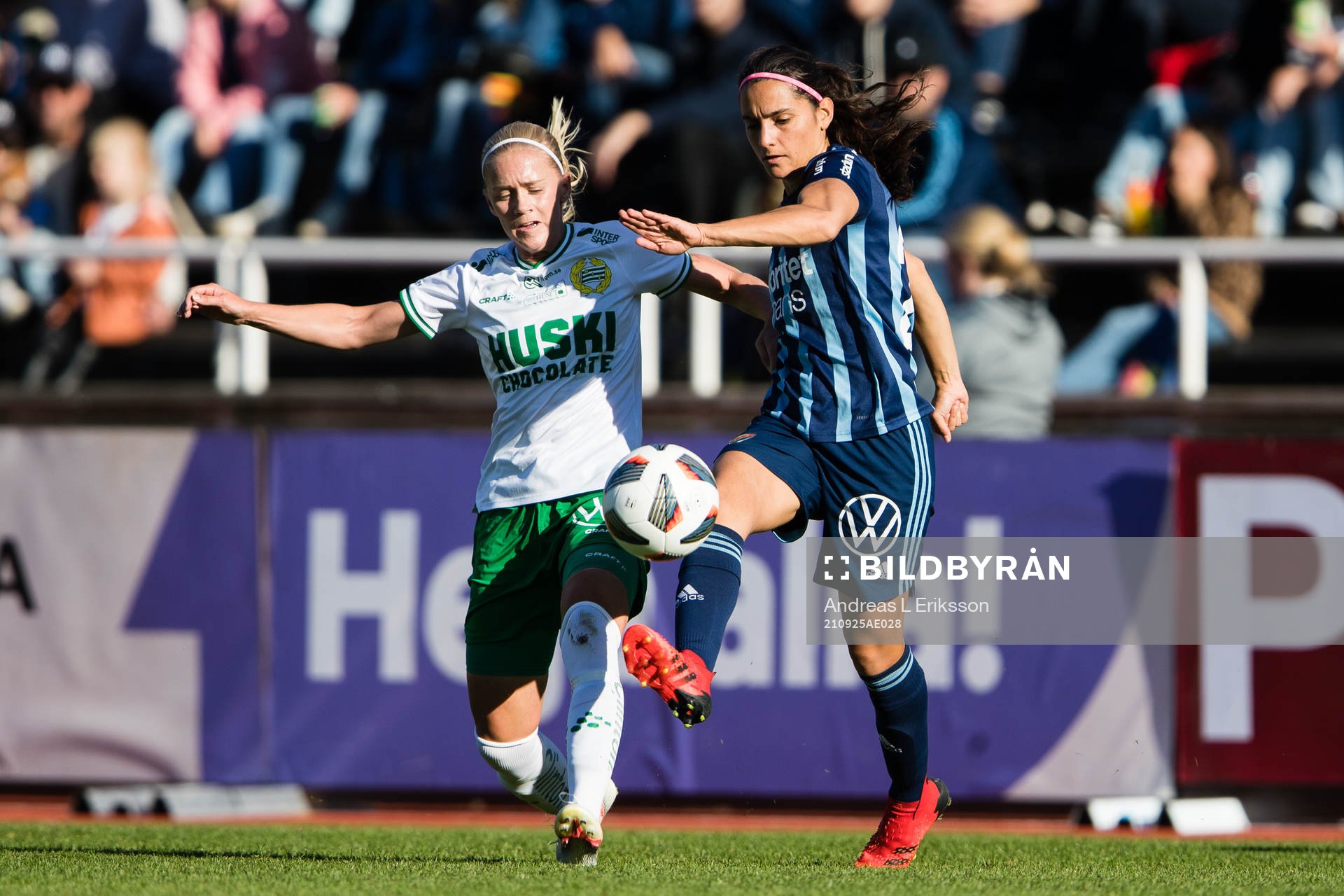 Hammarbys Elsa Karlsson och Djurgårdens Daniela Zamora