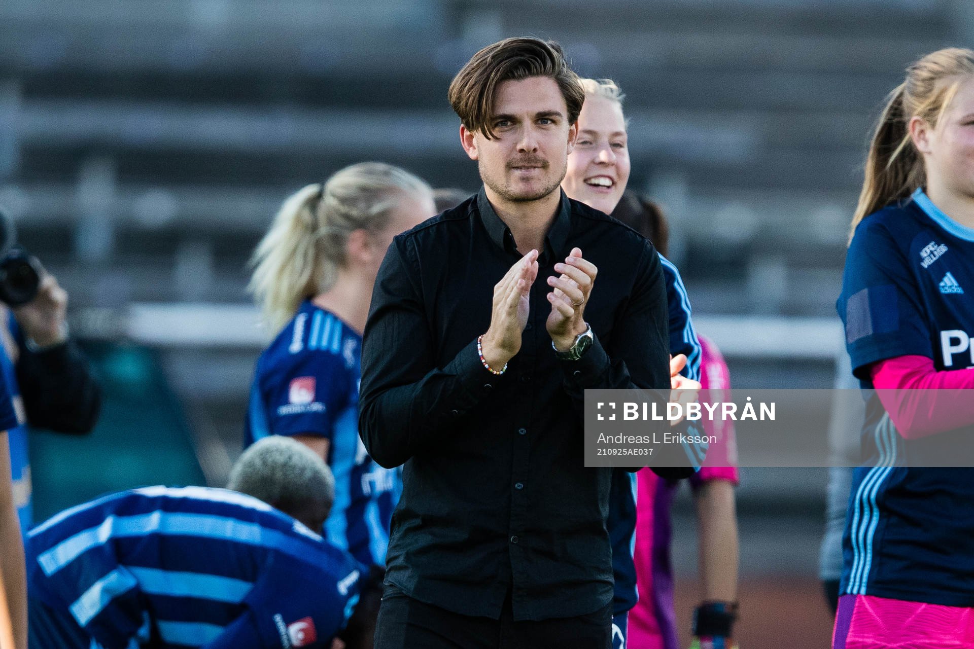 Djurgårdens tränare Magnus Pålsson jublar
