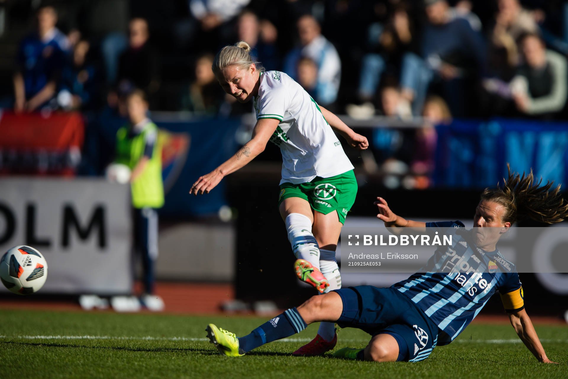 Hammarbys Emilia Larsson och Djurgårdens Michaela van