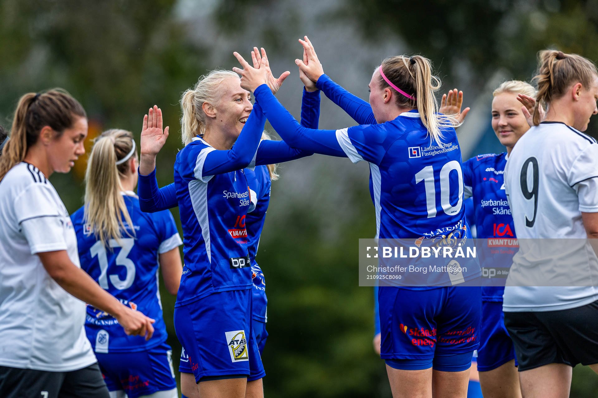 Södra Sandbys Louise Jonsson jublar