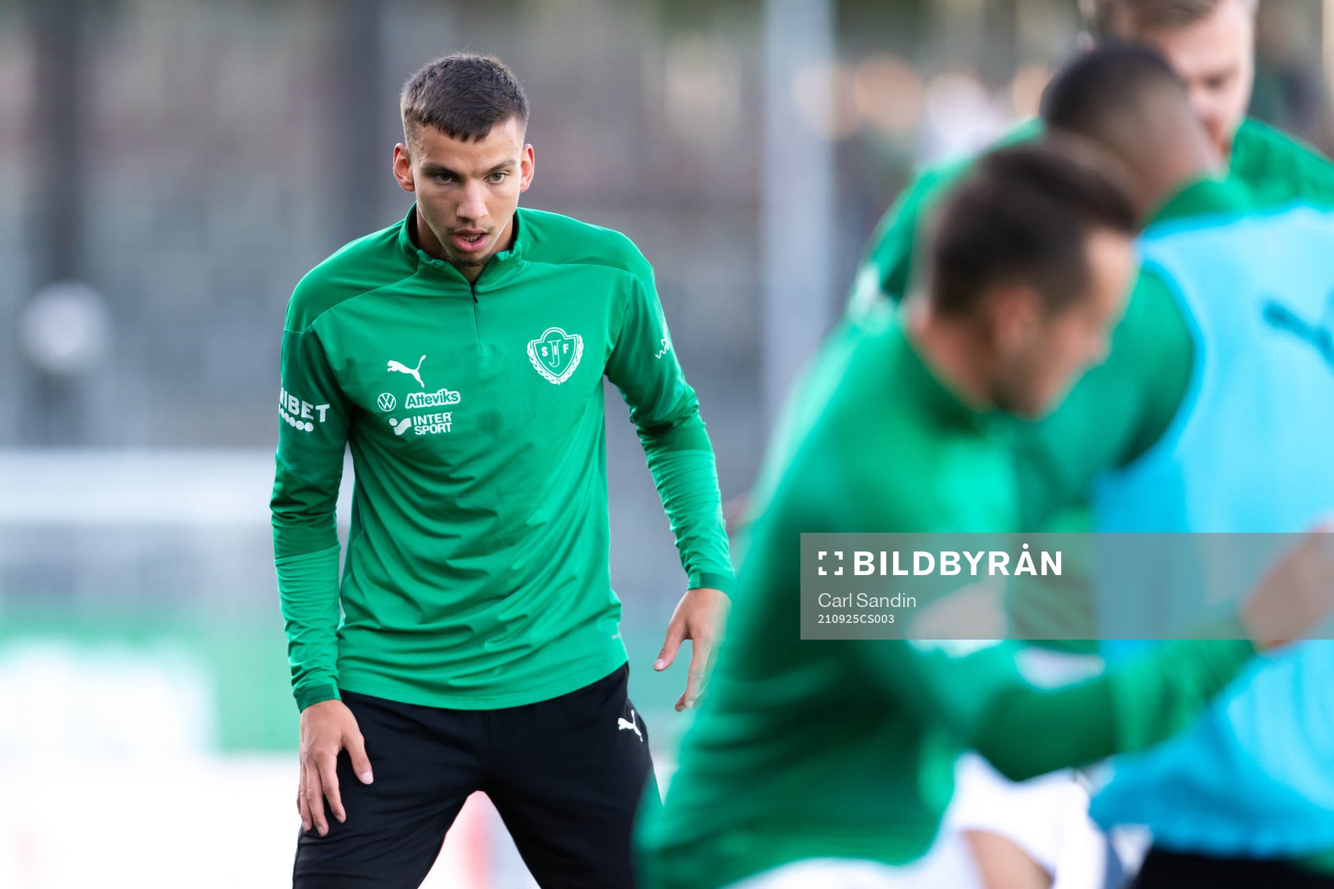 Jönköpings Kevin Rodeblad Lowe innan fotbollsmatchen i