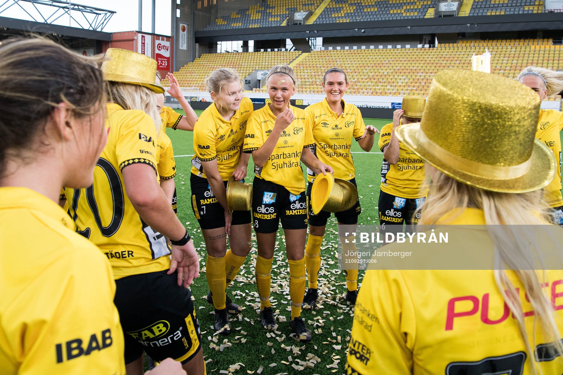 under fotbollsmatchen i damernas division 3 västra mellan